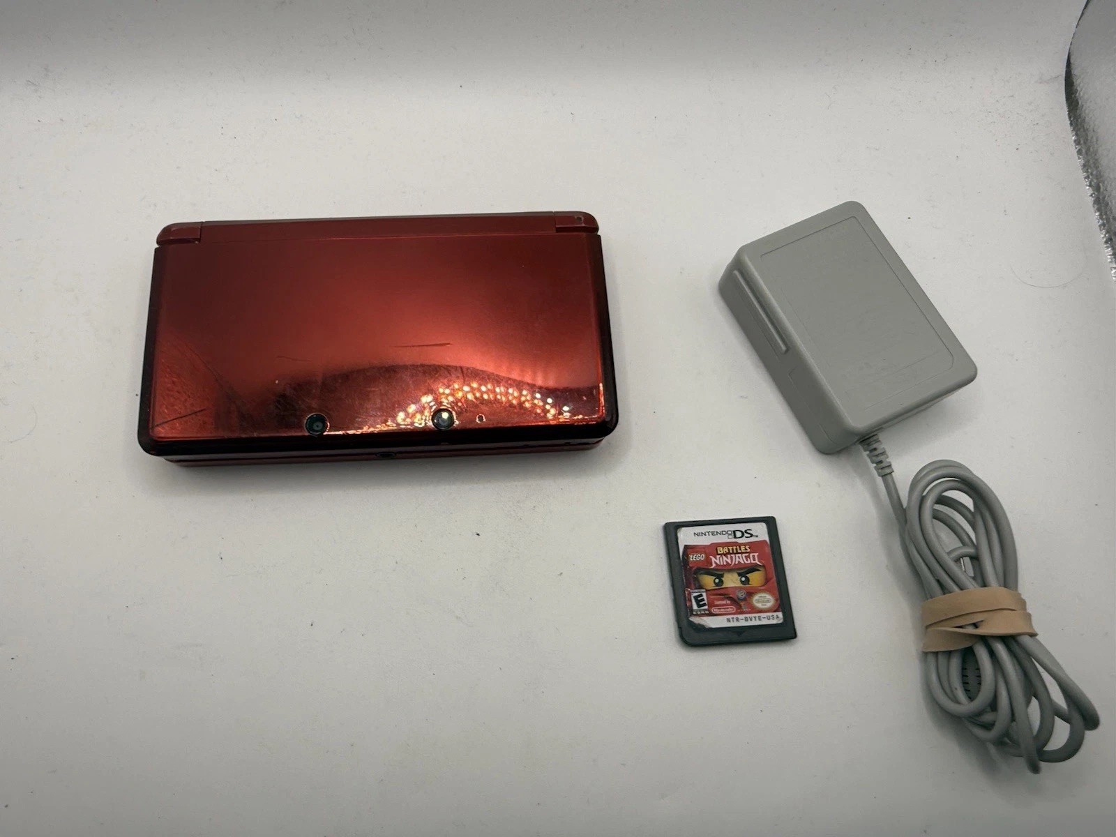 Nintendo 3DS Handheld System Flame Red CTR-001 w/ Charger TESTED