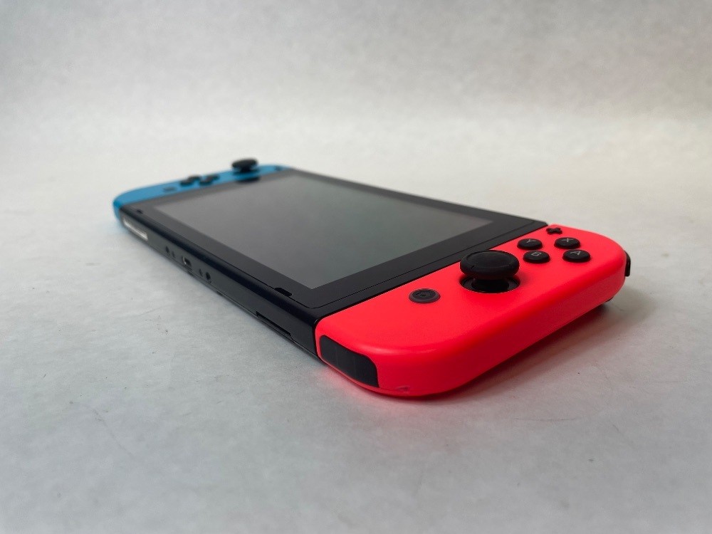 32GB Nintendo Switch Console V2 w/128GB SD, Dock, ACC