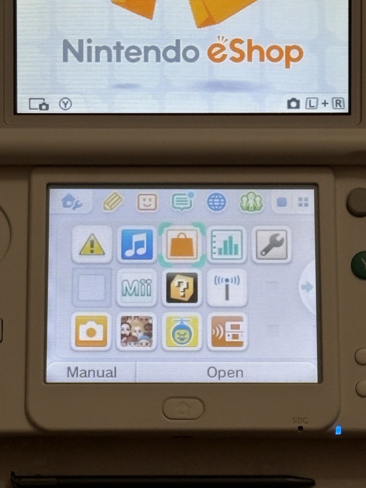 Nintendo New 3DS White Edition Handheld System Console With BOX Excellent