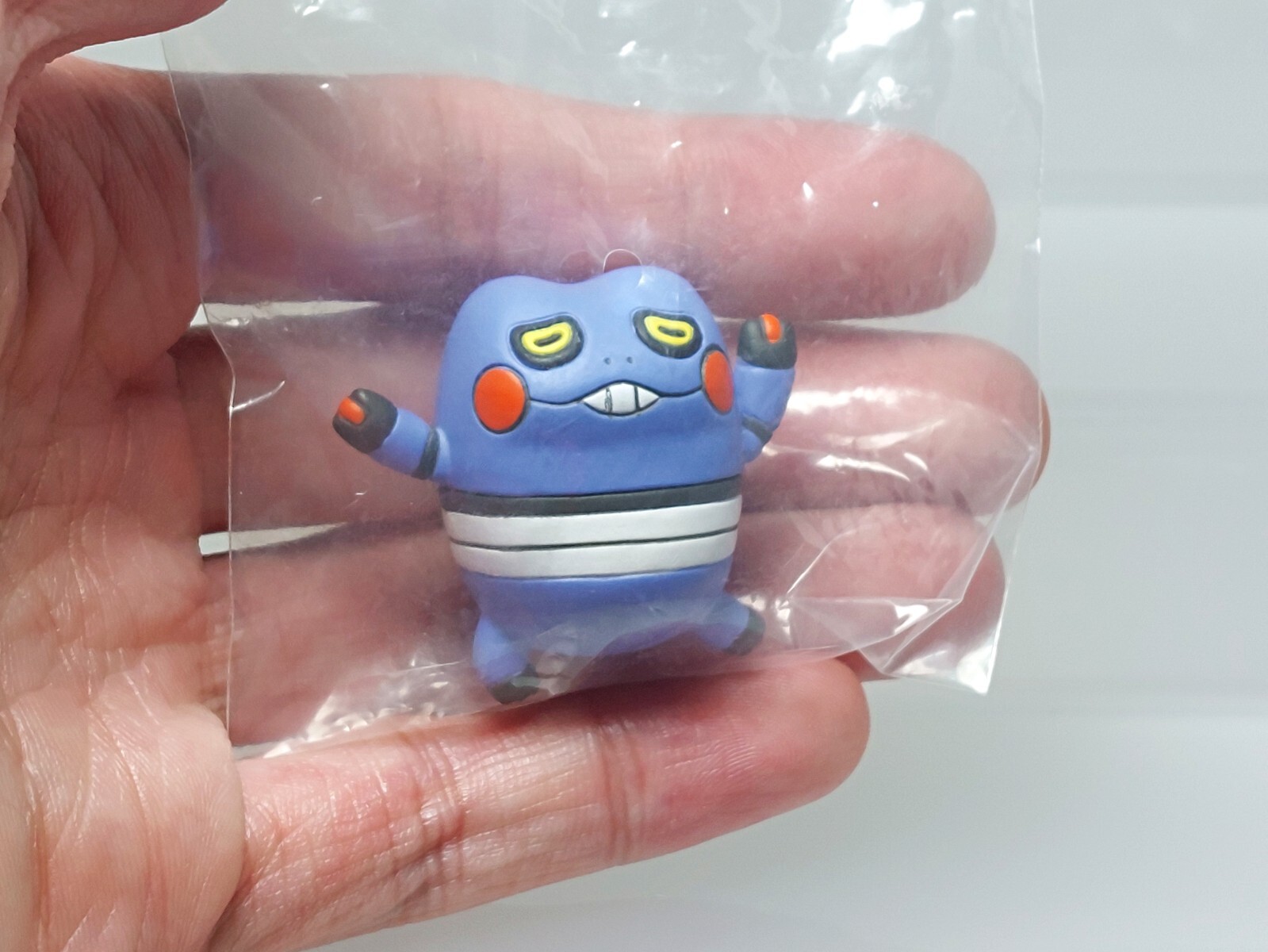 Pokemon Center Japan 2020 Figure Oyasumi Chuu Croagunk Guregguru New 0.8in