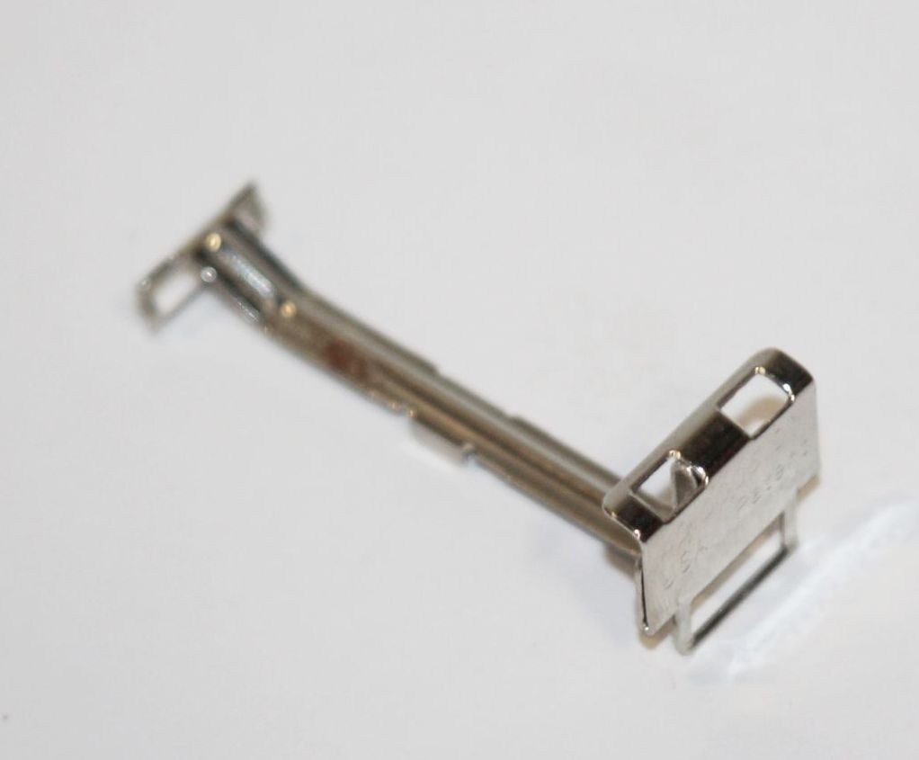 Original Microsoft Xbox Console Part – OEM GPU Heatsink Retainer Bracket Clip