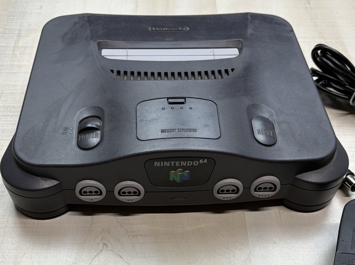 Nintendo 64 N64 Console Bundle with OEM Controller & Hookups
