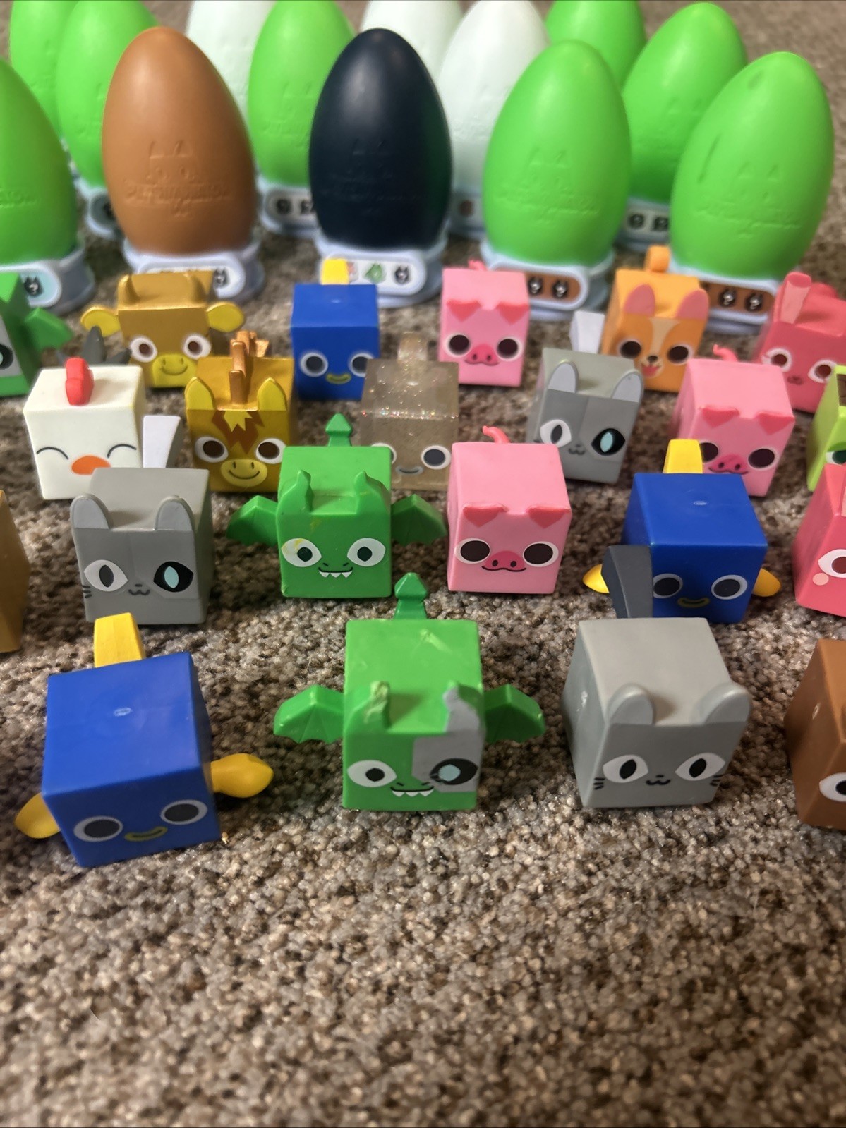 Pet Simulator X Series Large Lot Eggs Figures Keychains