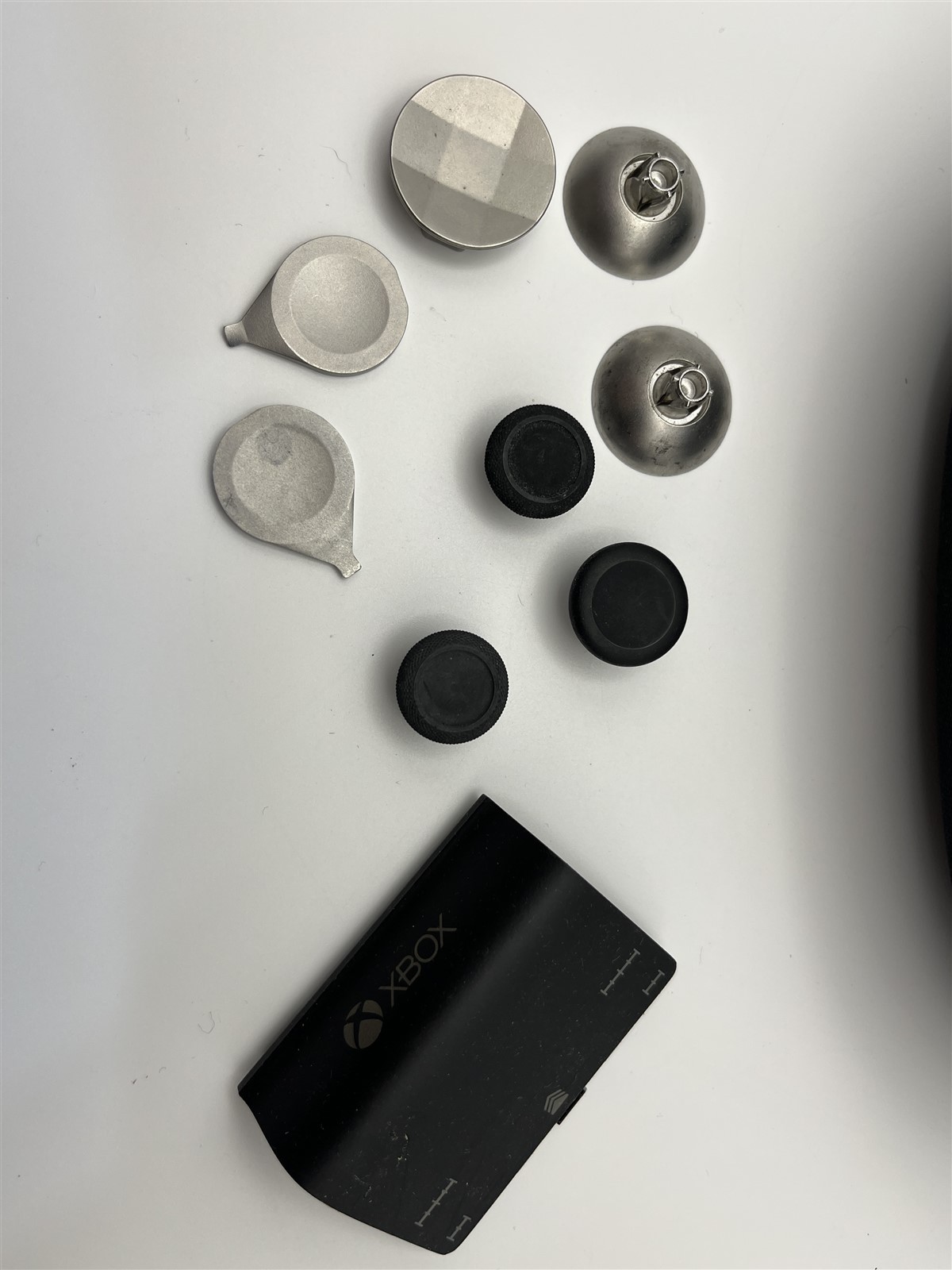 Microsoft Xbox One Elite Series 2 Controller Case w/ INTERCHANGEABLE PARTS