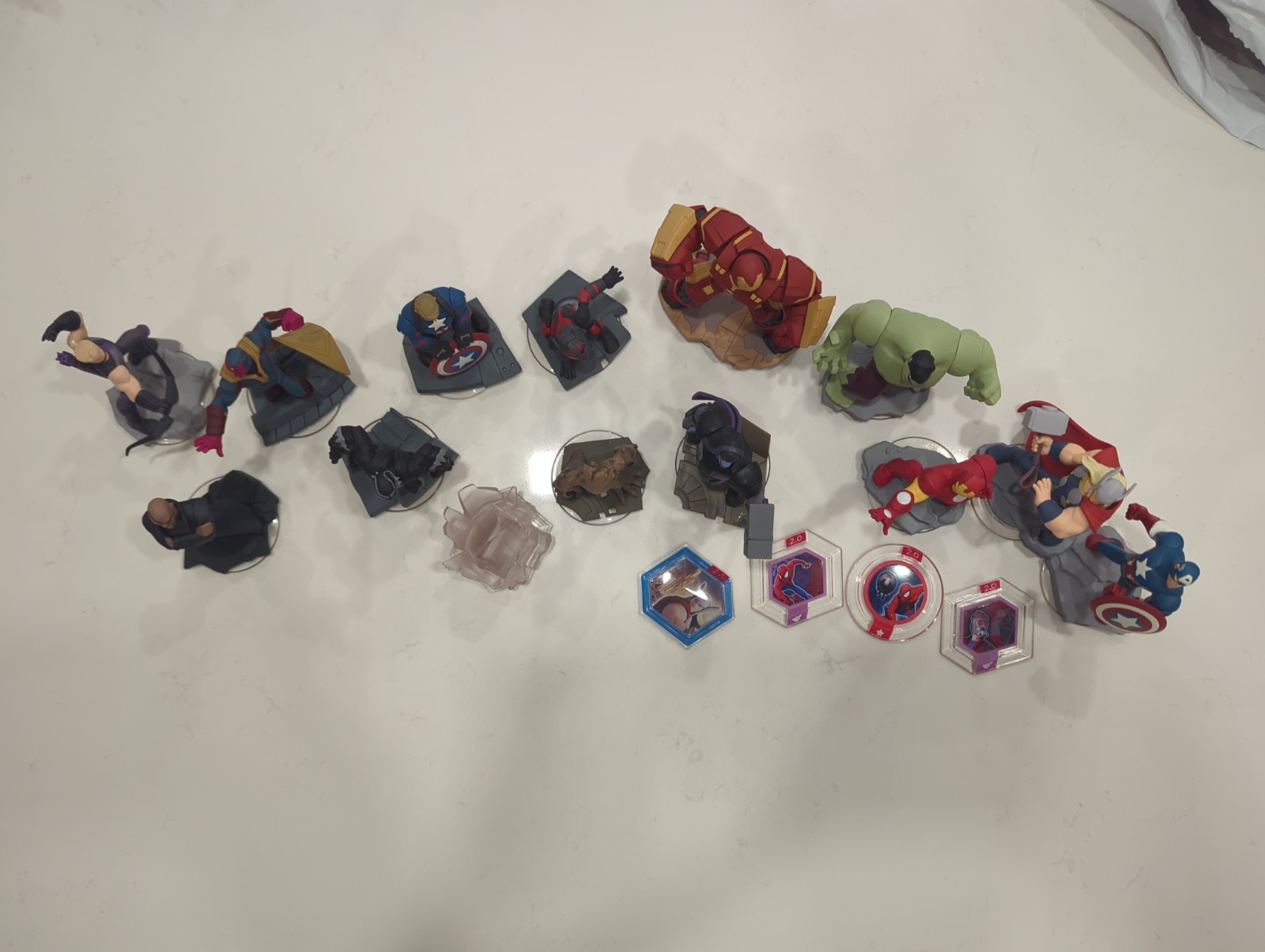 Disney Infinity 2.0 3.0 Marvel Lot Captain America, Hulkbuster, Iron Man, Hulk