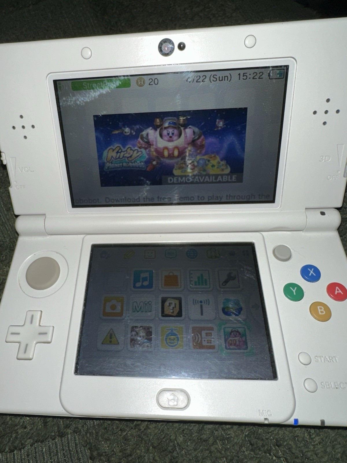 “New” Nintendo 3DS Super Mario White Edition + Games