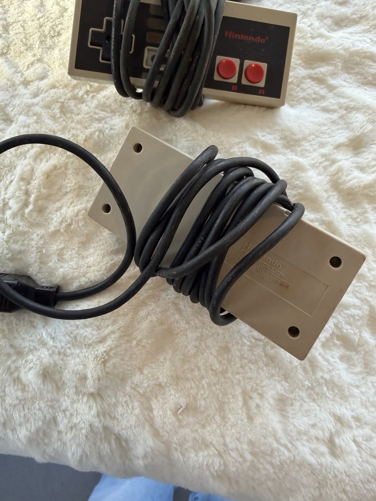 Vintage Nintendo NES OEM qty 2 Controllers