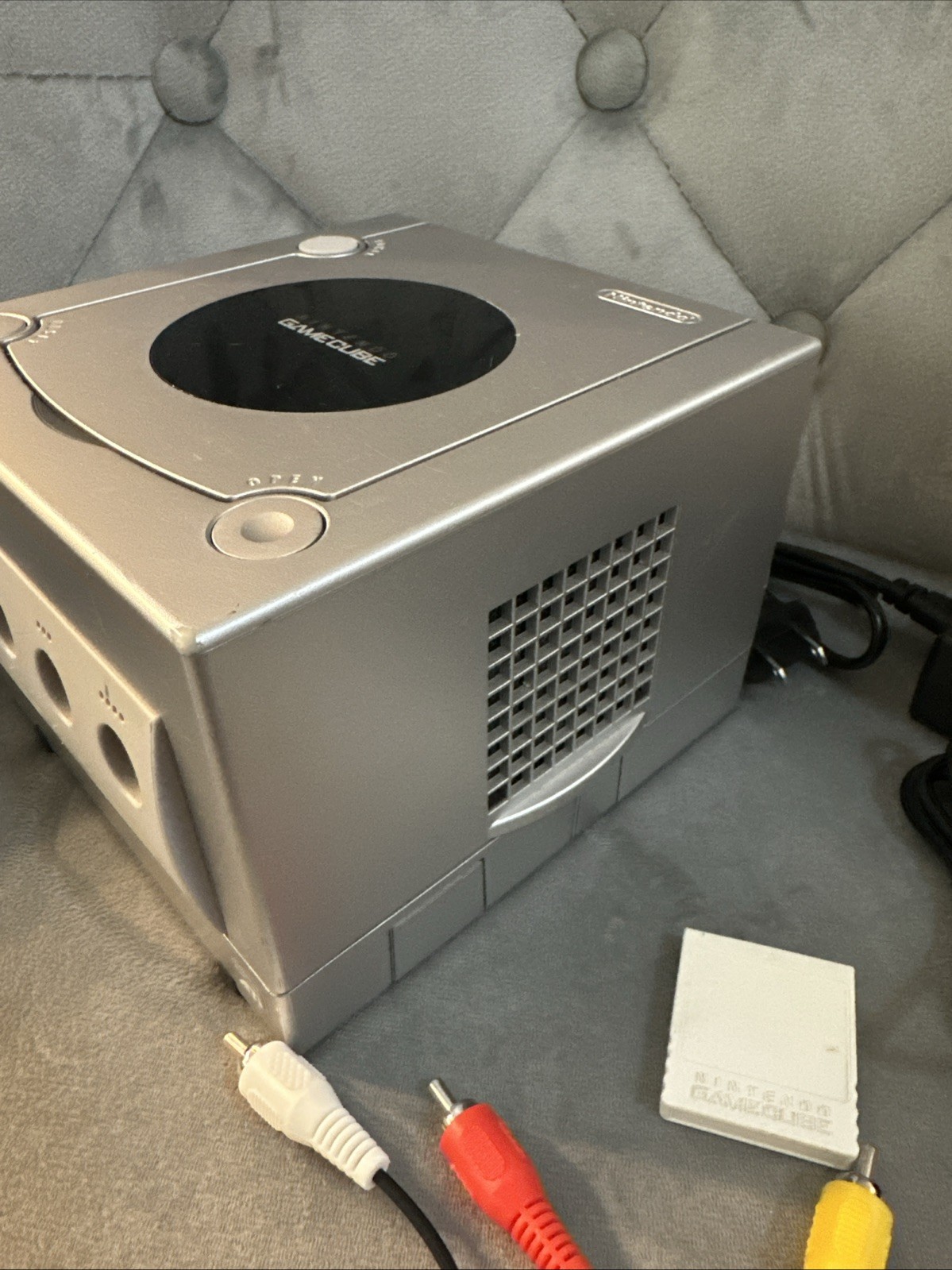 Nintendo GameCube Platinum Silver DOL-001 System Tested + Memory Card & Plugs