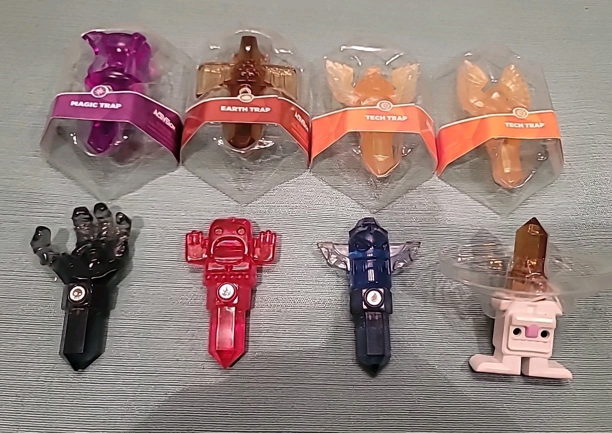 Skylanders Crystals Trap Team Mixed Lot of 8 Earth, Magic, Tech And More
