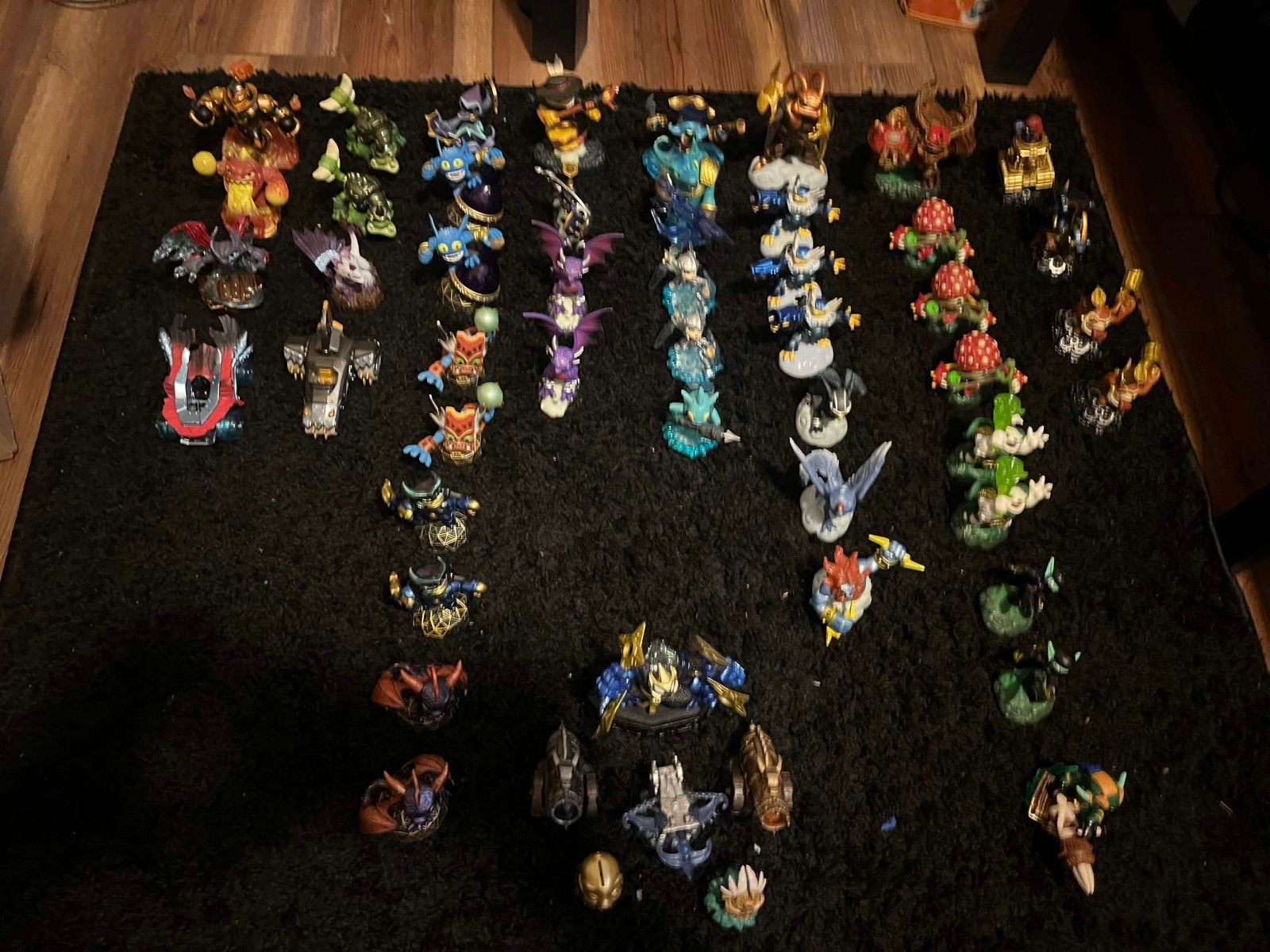 45 Skylander figures! 5 Magic items and 2 vehicles (Good condition and working!)