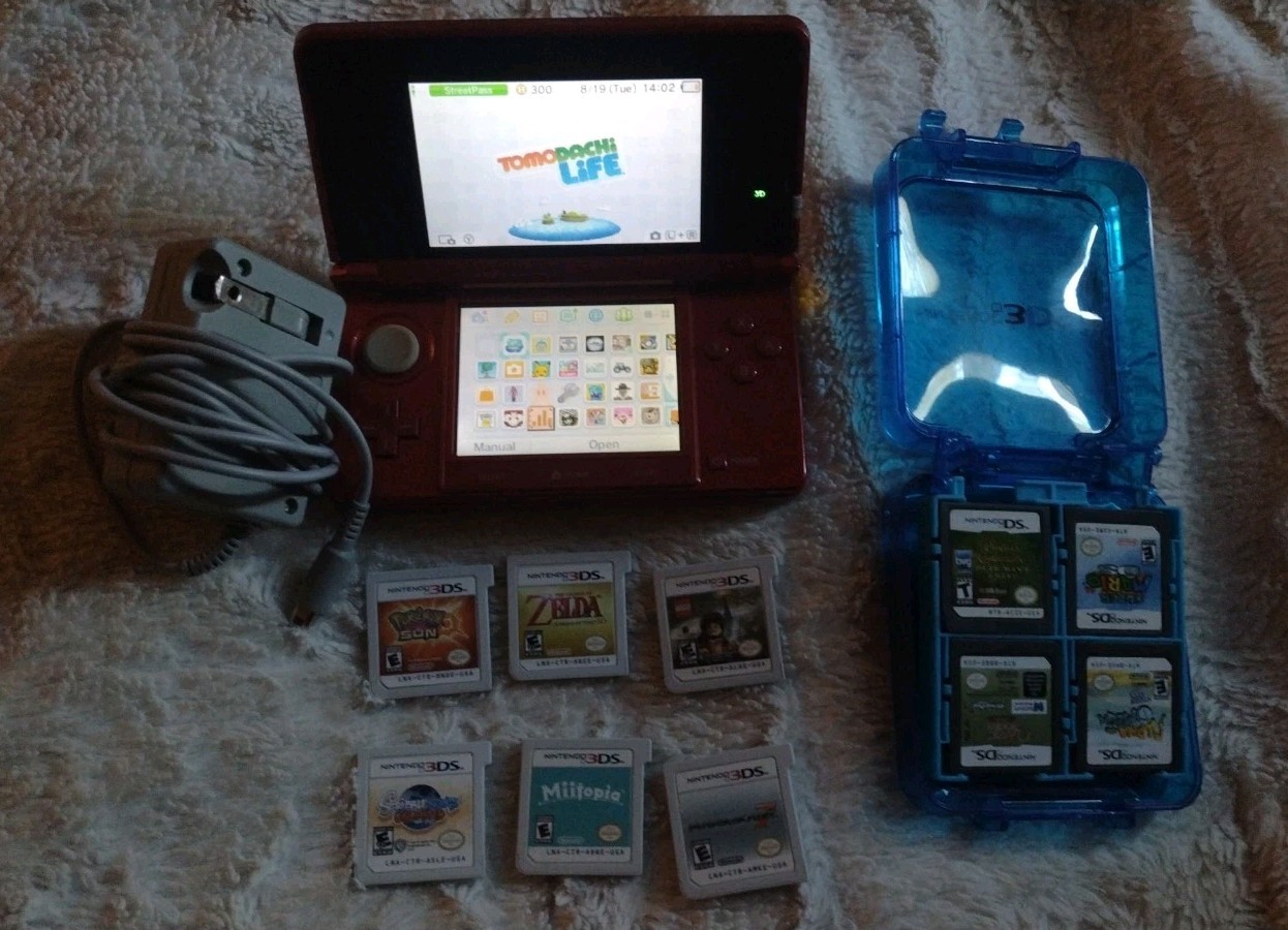 Nintendo Red 3DS BUNDLE w/ 10+ Games including Tomodachi life TESTED & WORKING