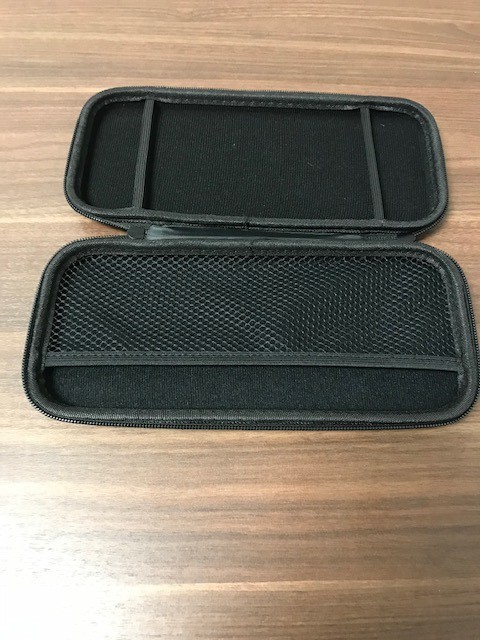 Nintendo Switch Rigid Plastic Black Zipper Case Very Good 8E