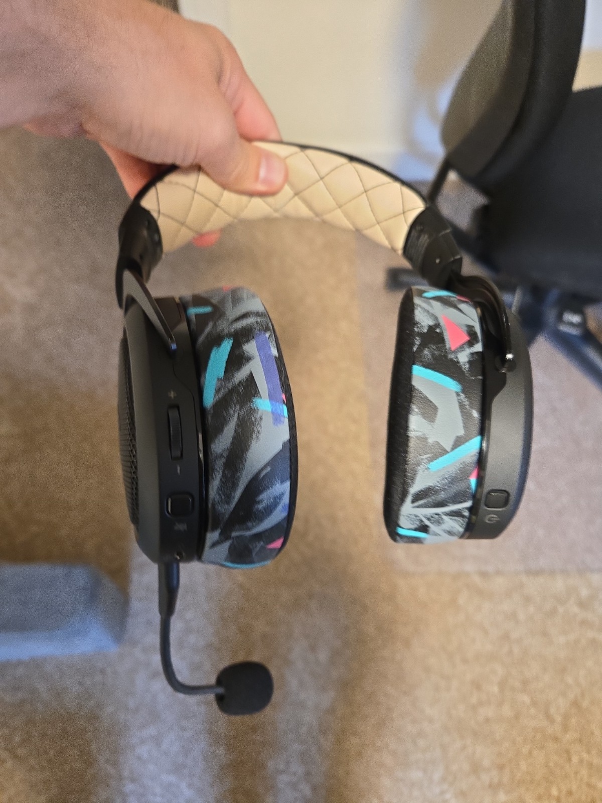 Corsair HS70 Pro Wireless Gaming Headset (With USB Dongle)