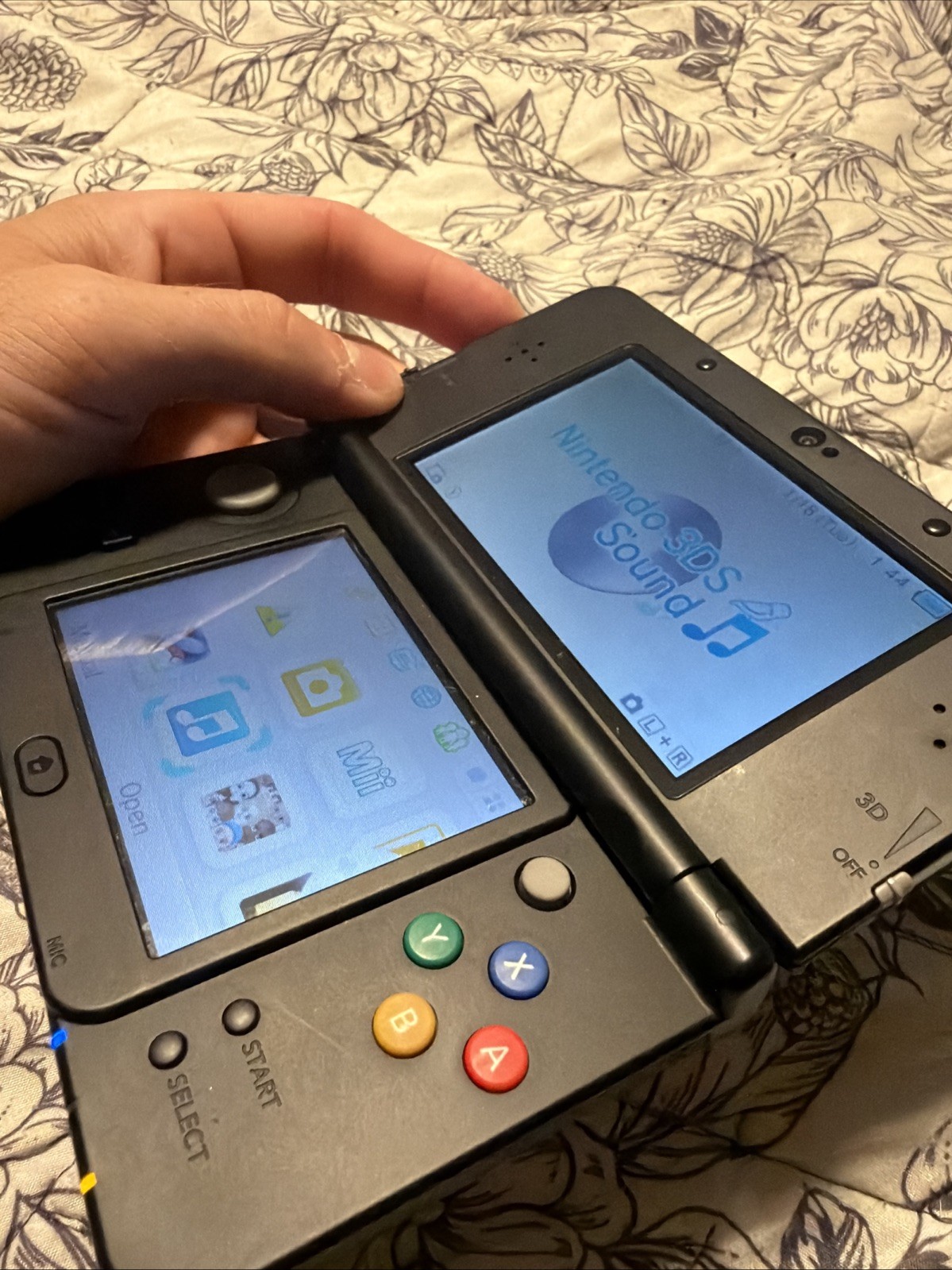 Nintendo 3DS Original Super Mario Edition 4GB Handheld System – Black