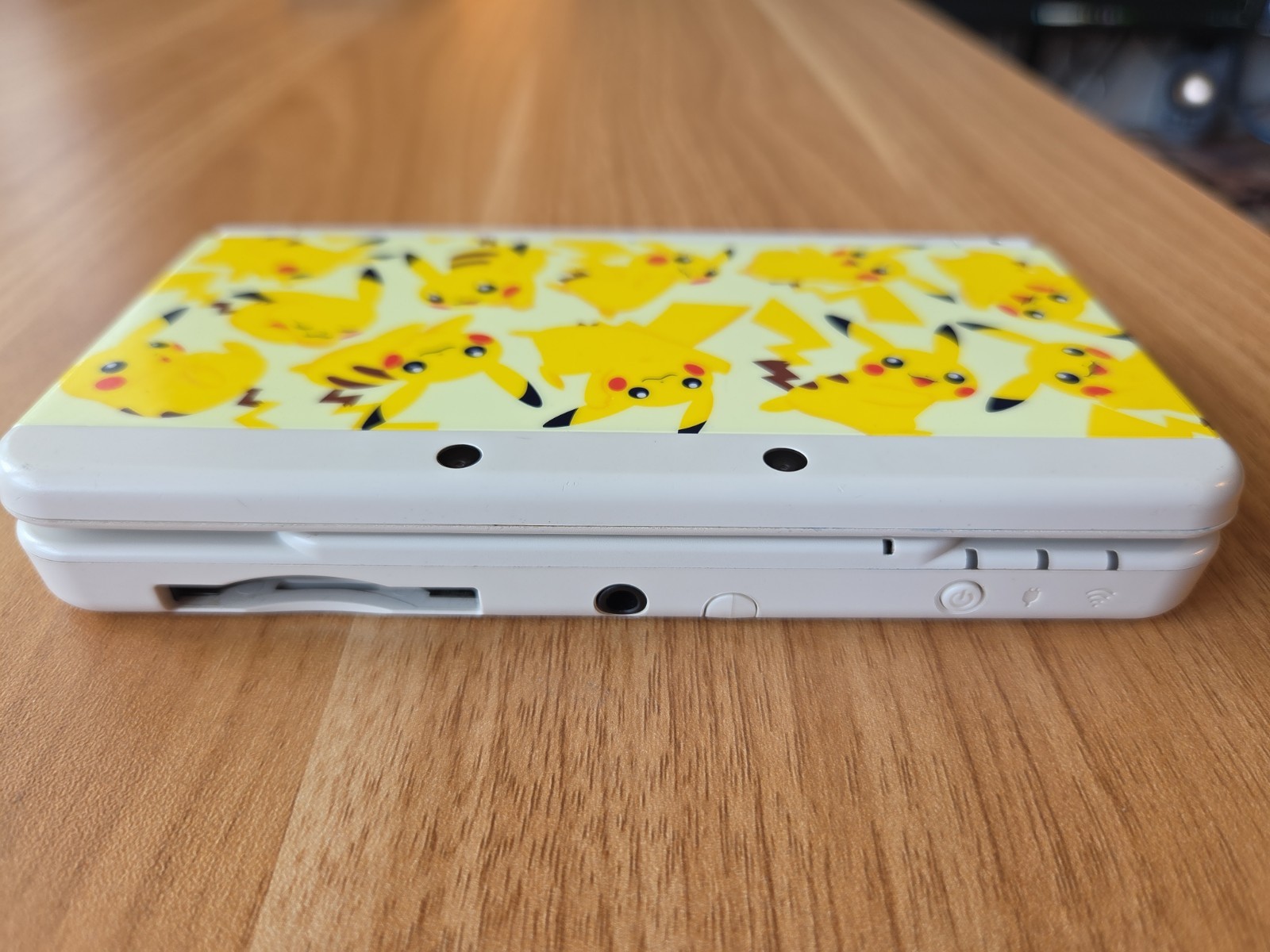 New Nintendo 3DS Handheld Console Rare KTR001 Pikachu cover Japan Region
