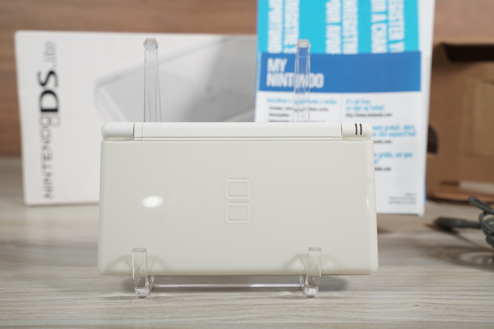 Nintendo DS Lite System – Crystal White Complete In Box CIB