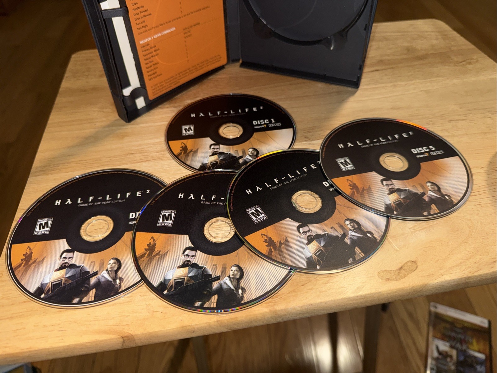 Half-Life 2: Game of the Year Edition (PC, 2005) Case, Reference Card, Key,Game