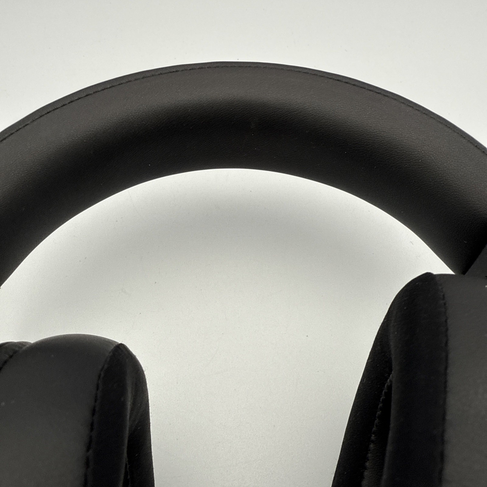 Razer BlackShark V2 Wired Gaming Headset – THX Spatial Audio – Tested Working
