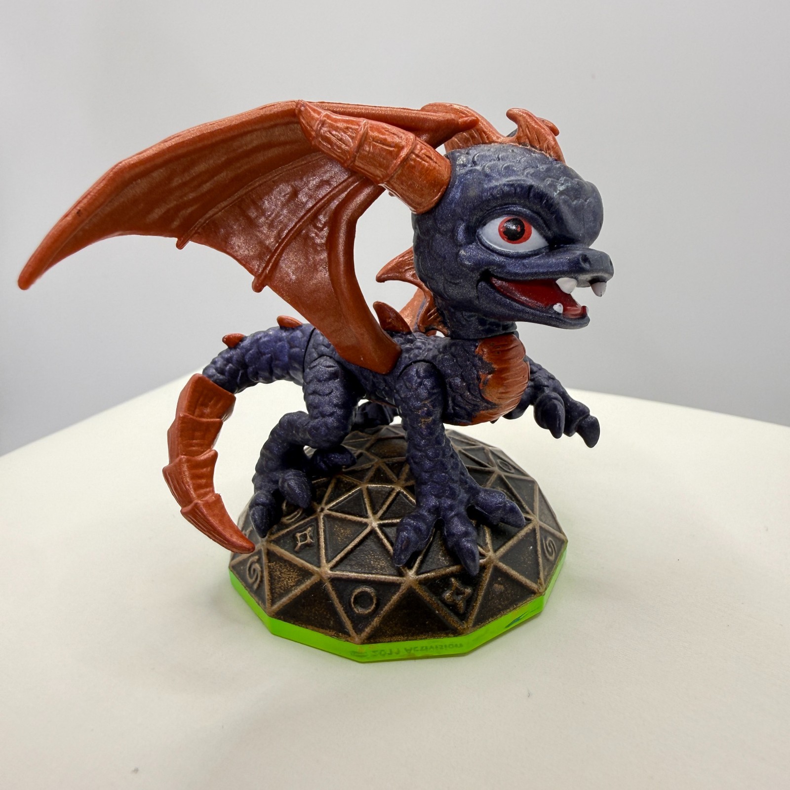 Skylanders Spyro’s Adventure Legendary Dark Spyro Dragon Series 1 Figure