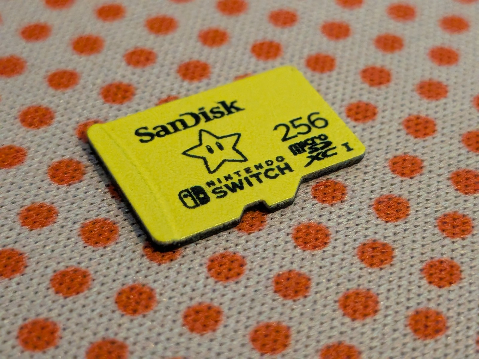 SanDisk 256GB Nintendo Switch Memory Card – Yellow Star