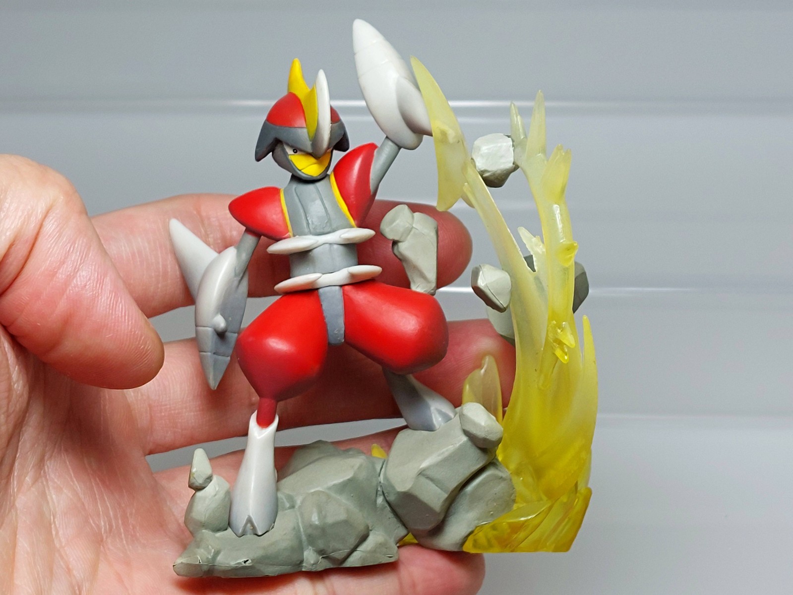 Bisharp (Metal Claw) Pokemon Figure Banpresto 2012 Japan H09 3.2in