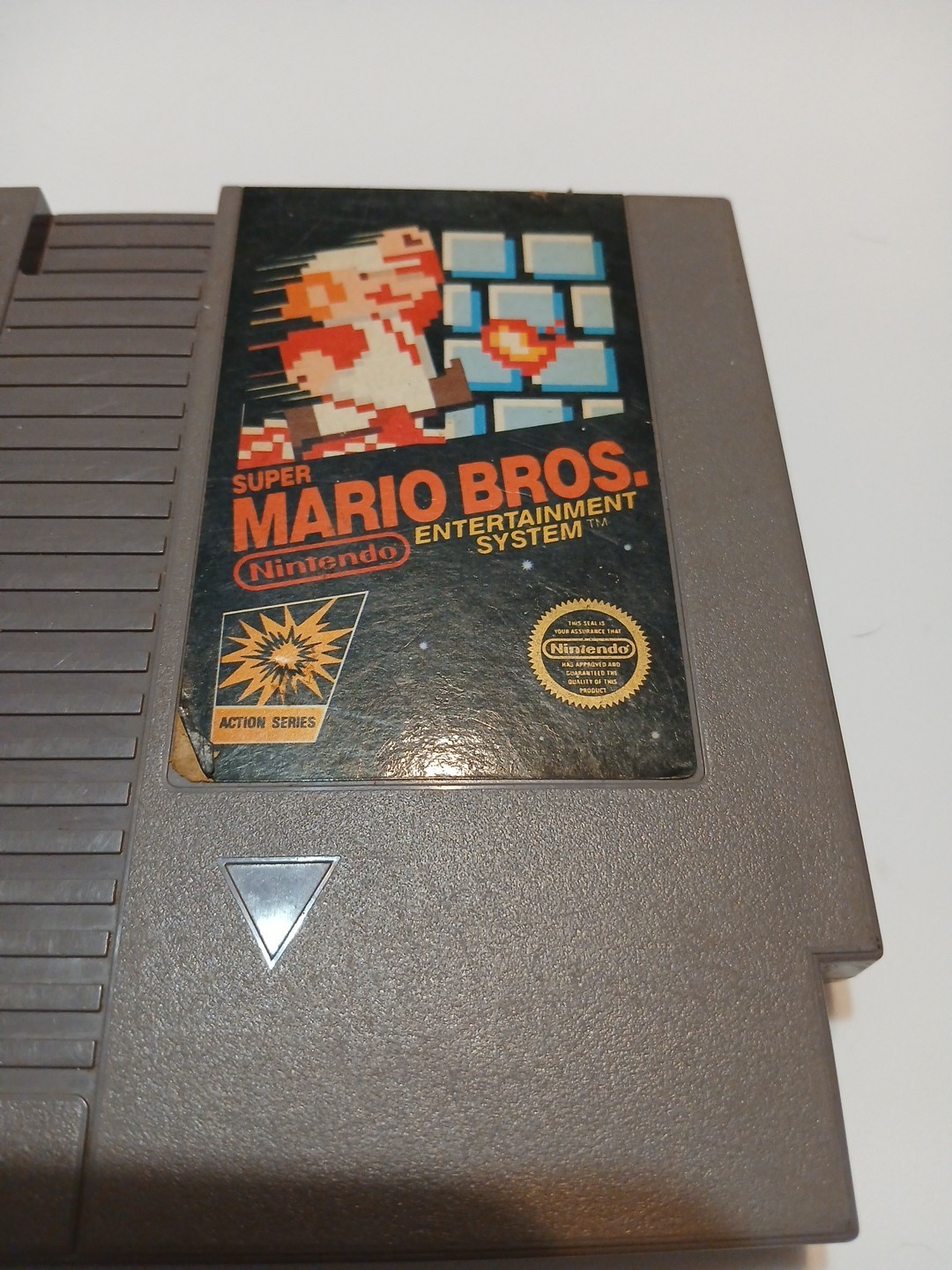 Super Mario Bros NES 5 Screw Version **Missing Middle Screw**