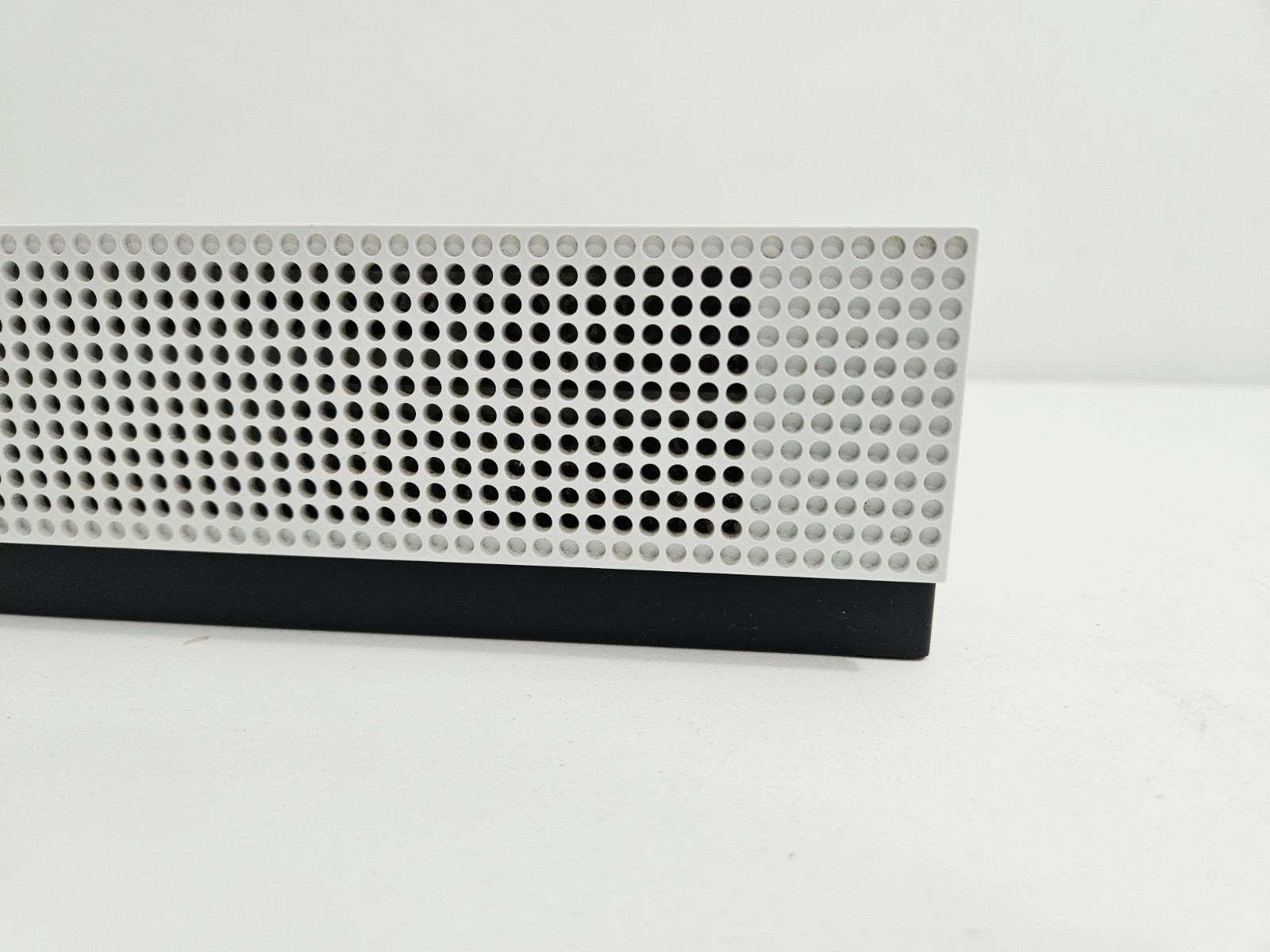 Microsoft Xbox One S 1TB White Console 4K UHD With Power Cord
