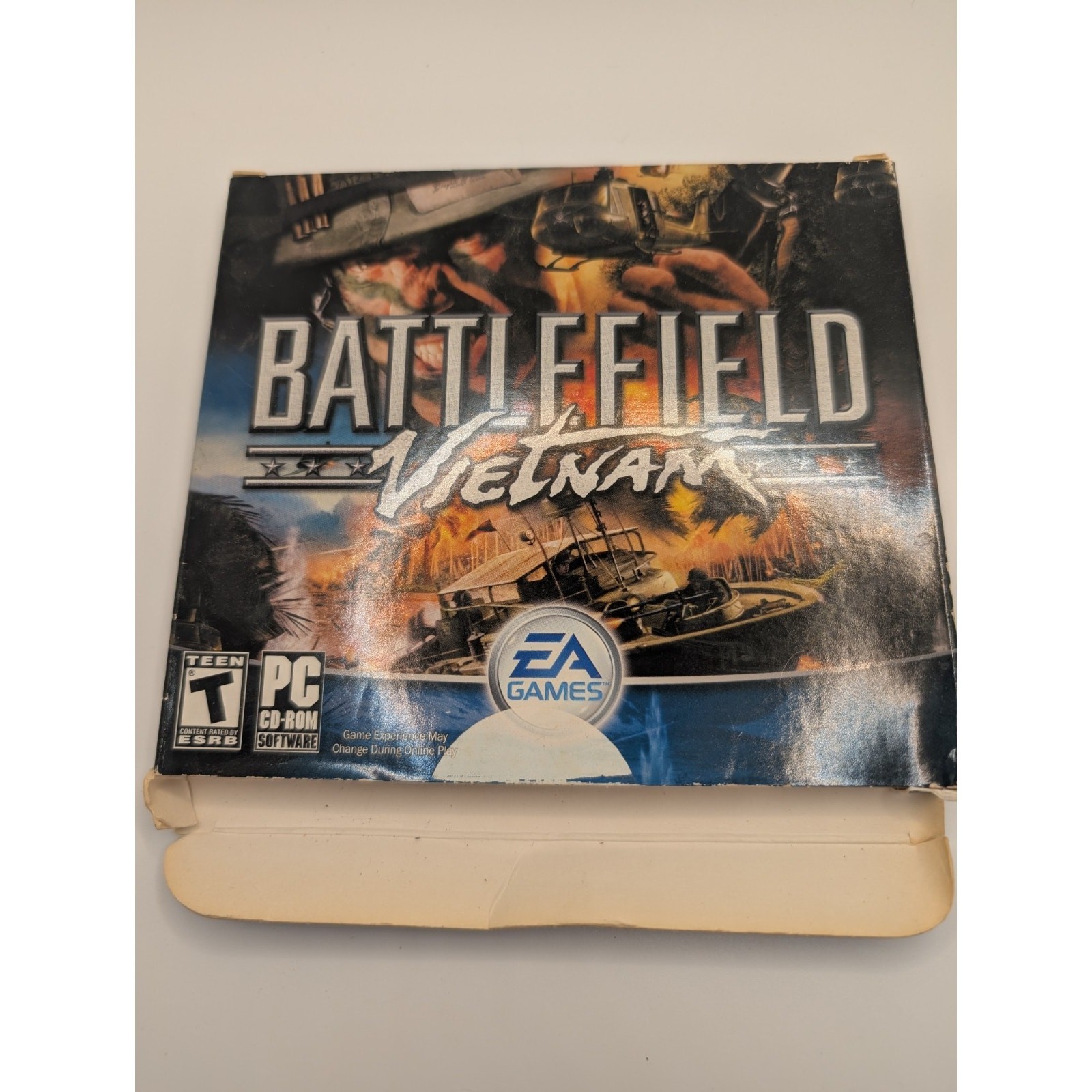 Battlefield Vietnam PC CD ROM EA Games 4 CD’s 2001 Rated T Teen Video Game