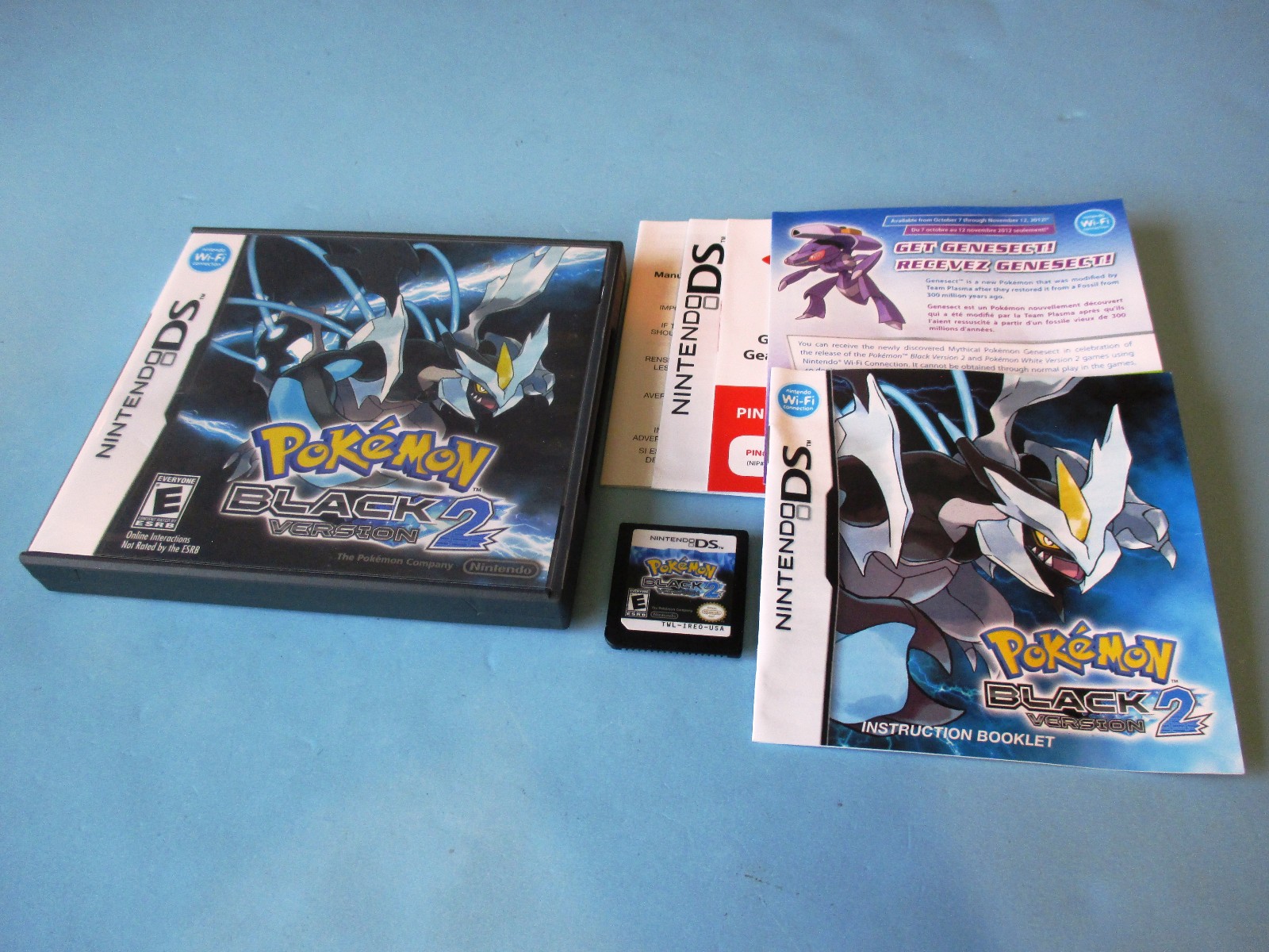 Pokemon Black 2 Version Nintendo DS Lite DSi XL 3DS 2DS w/Case, Manual & Inserts