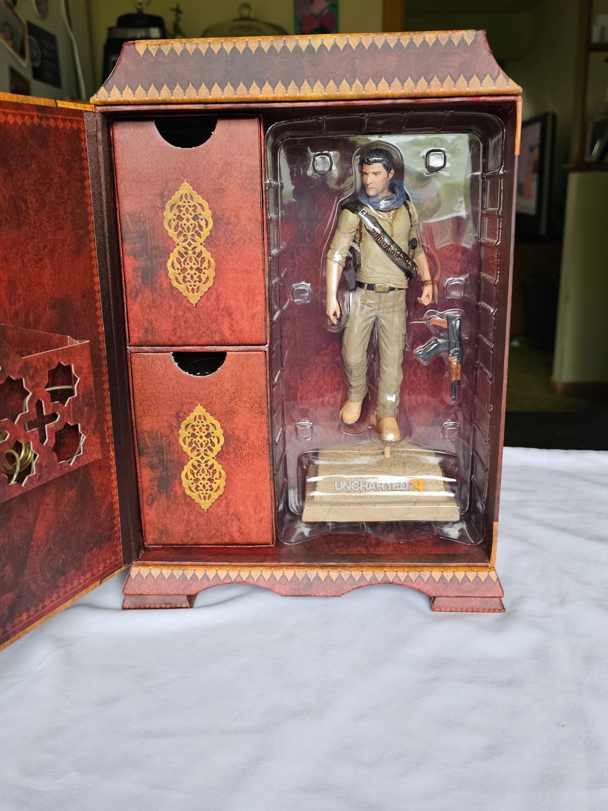 Uncharted 3 Drake’s Deception Collectors Edition PlayStation 3, Complete in Box