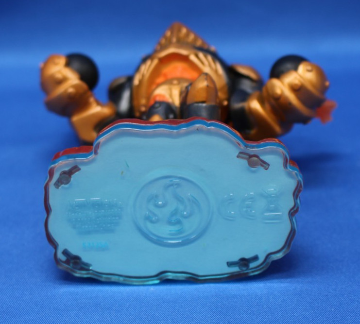 Lot of 2 Skylanders Swap-Force Figures Blast Zone & Smolderdash Light Core