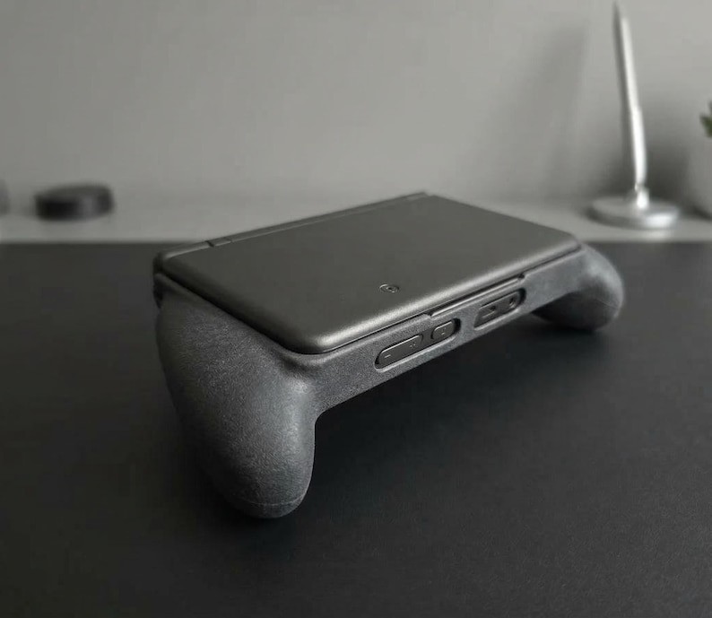 AYN Thor Handheld 3D Print Grip with Included Color-Matched Trigger Cap Upgrades