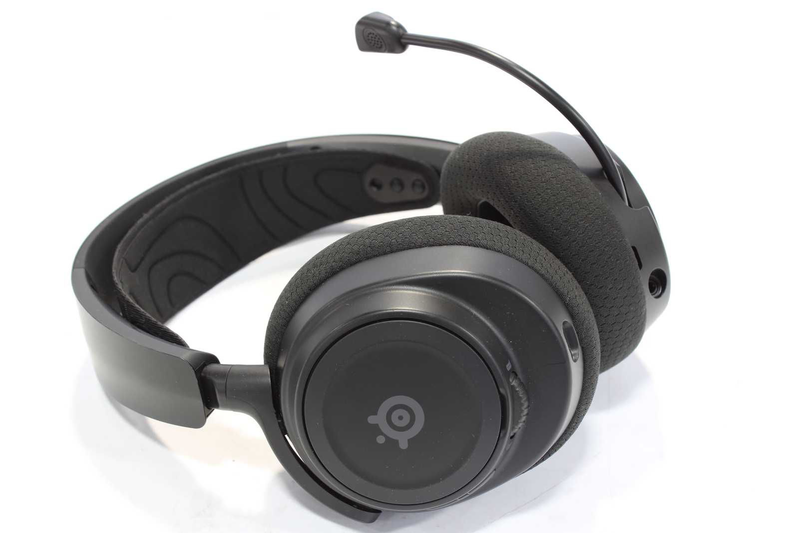 SteelSeries Arctis Nova 7 Headset with Retractable Microphone With Dongle