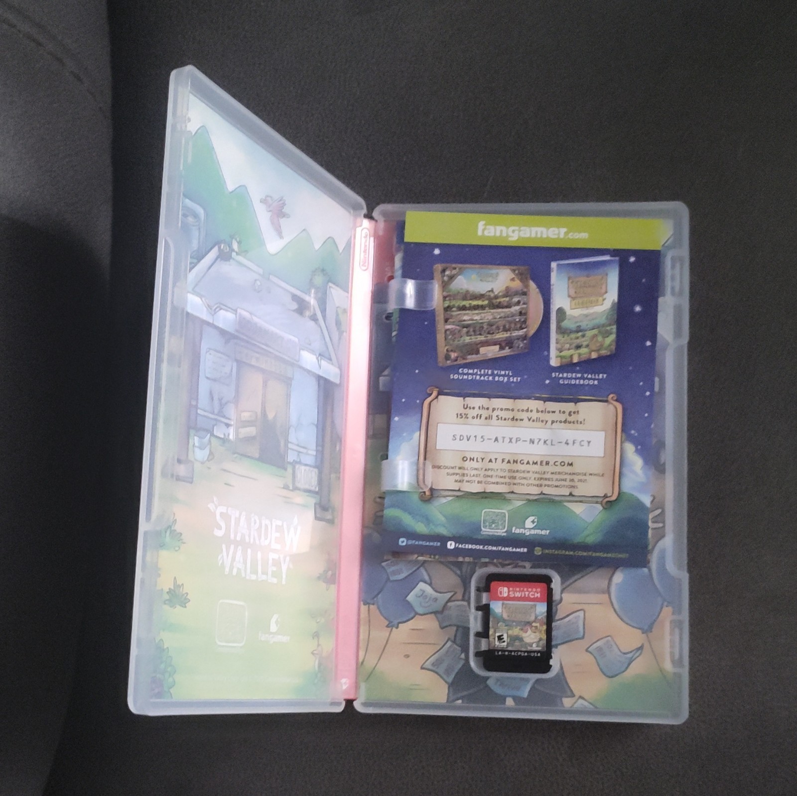 Fangamer Stardew Valley Nintendo Switch w/ Case & Manual E10+ NTSC-U/C