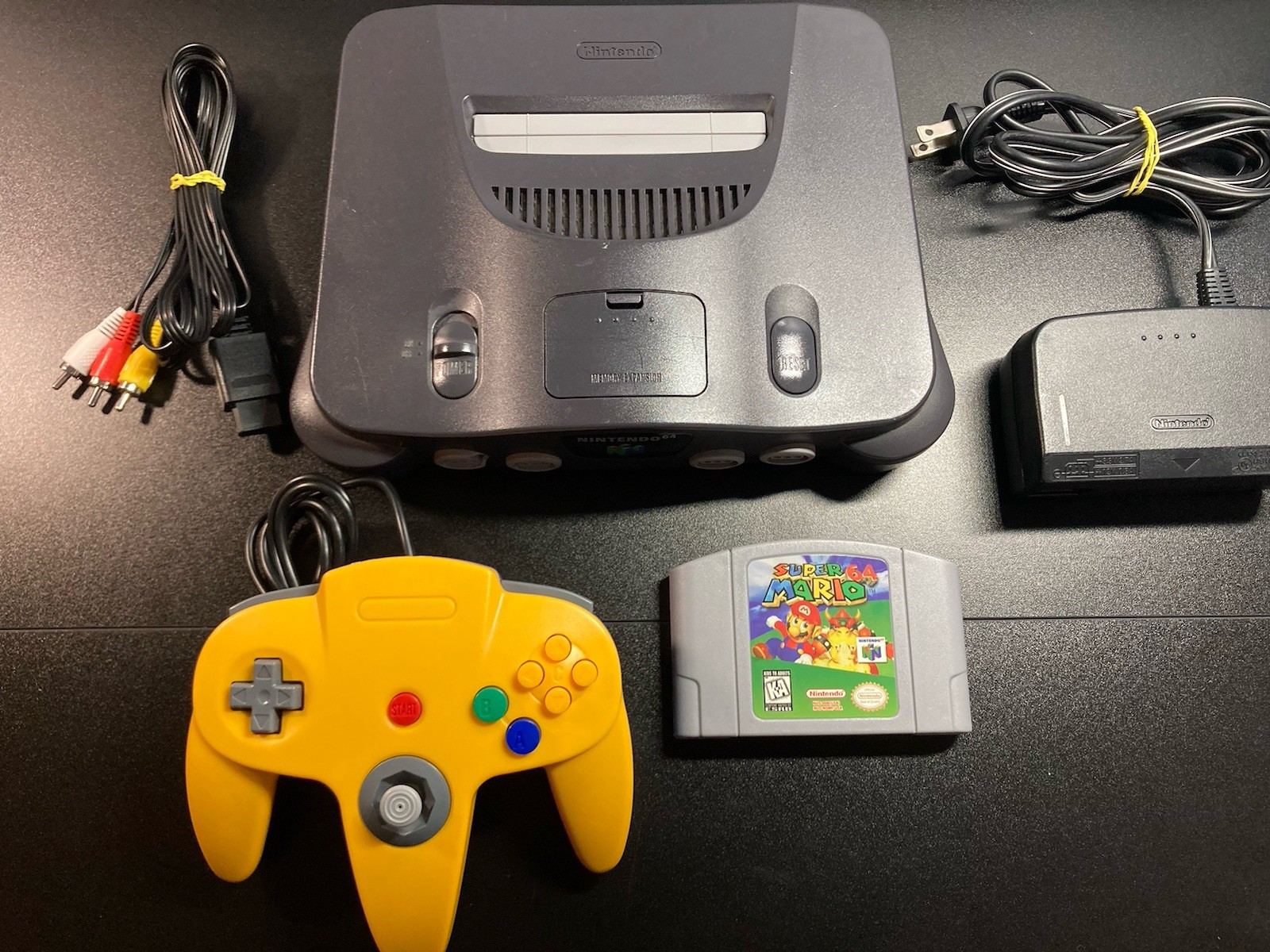Nintendo 64 N64 Console + Super Mario 64+Controller+Cords