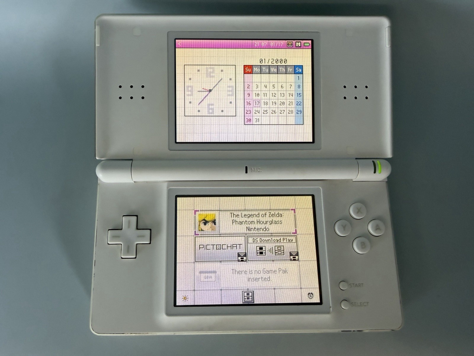 Polar White Nintendo DS Lite Console USG-001 with charger