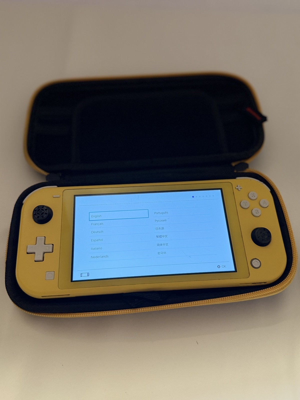 Nintendo Switch Lite Yellow Handheld System 32GB 720p Touch Screen HDH-001
