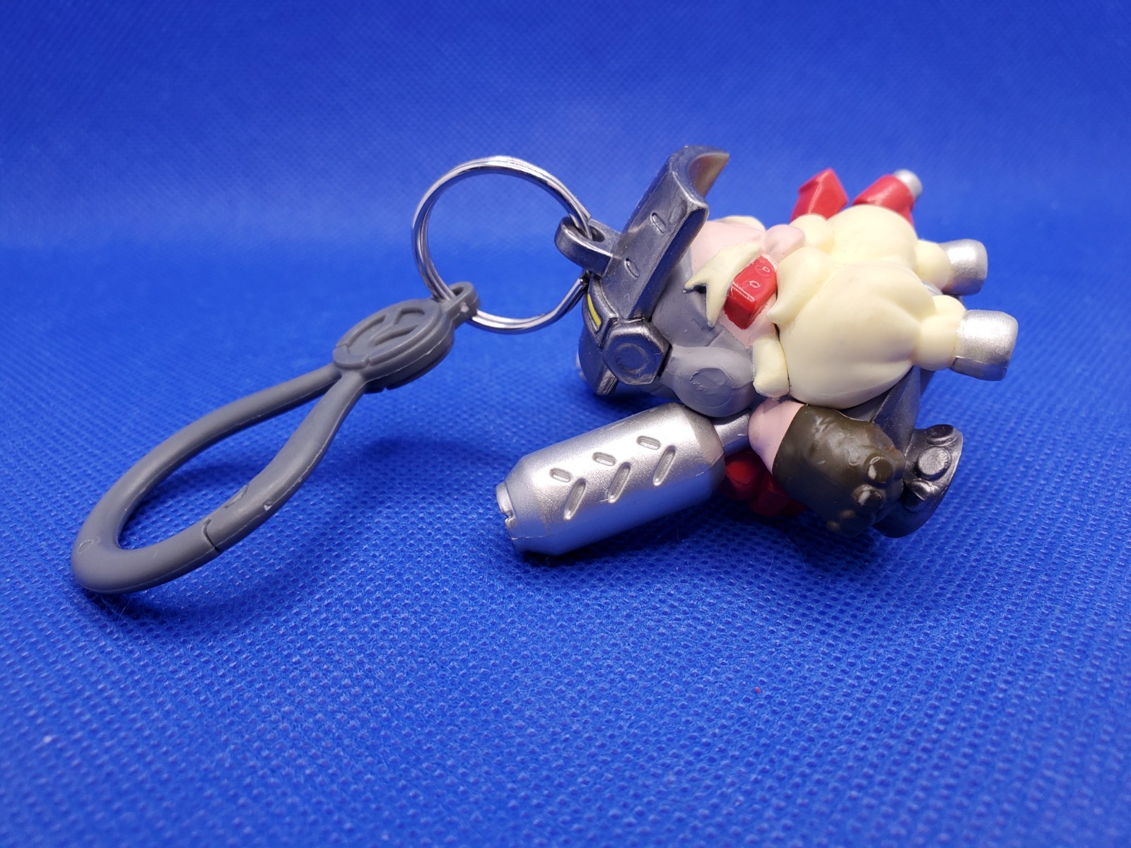 BLIZZARD OVERWATCH Torbjorn Mini Figure Backpack 2″ Clip On Keychain Blind Bag