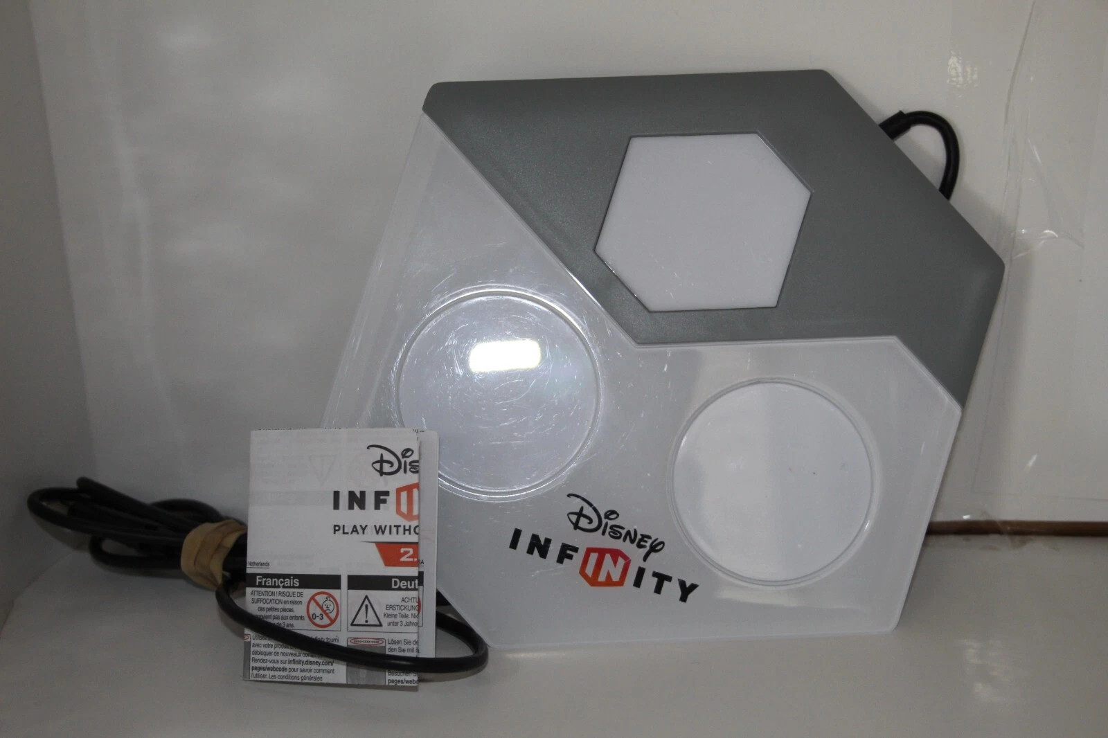 Disney Infinity 2.0 Base Portal Lot 5 Figures Marvel Stitch Merida Venom Hawkeye