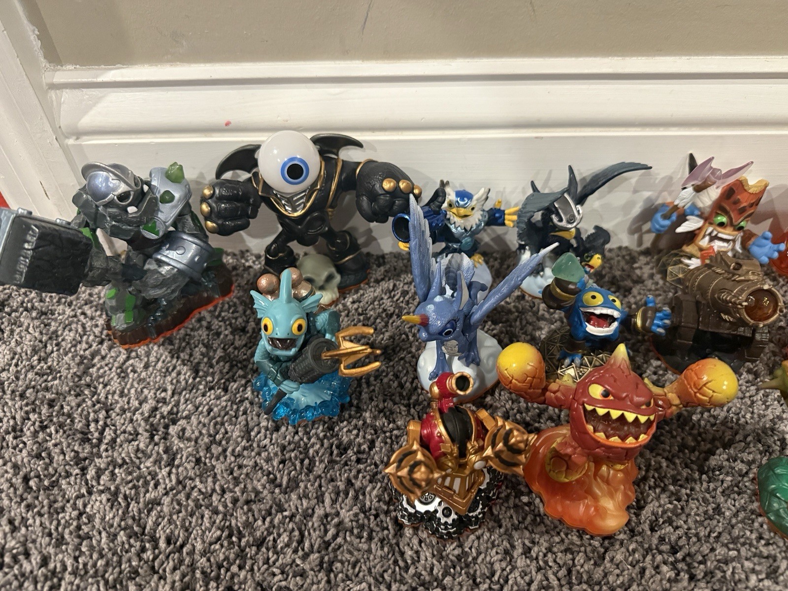 Skylanders GIANTS – Lot of 24 Figures #1