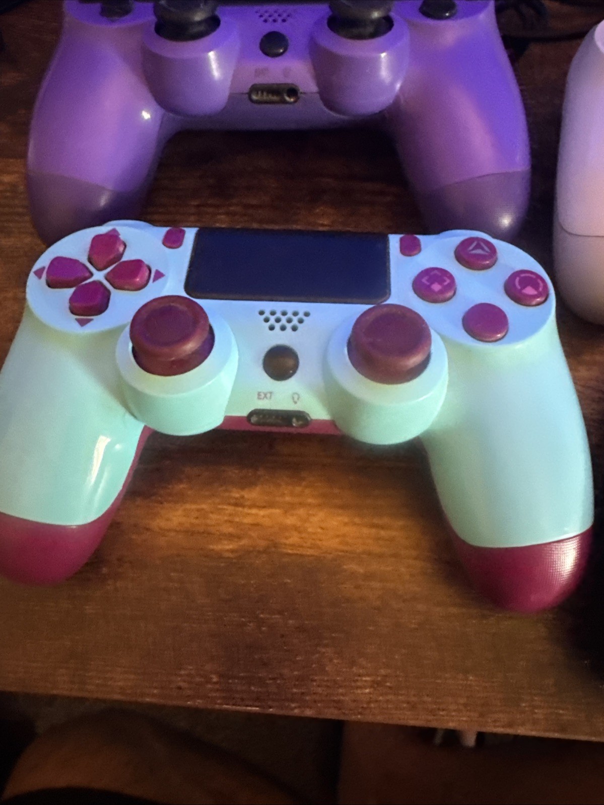 ps4 slim 500gb, 4 controllers, 8 games