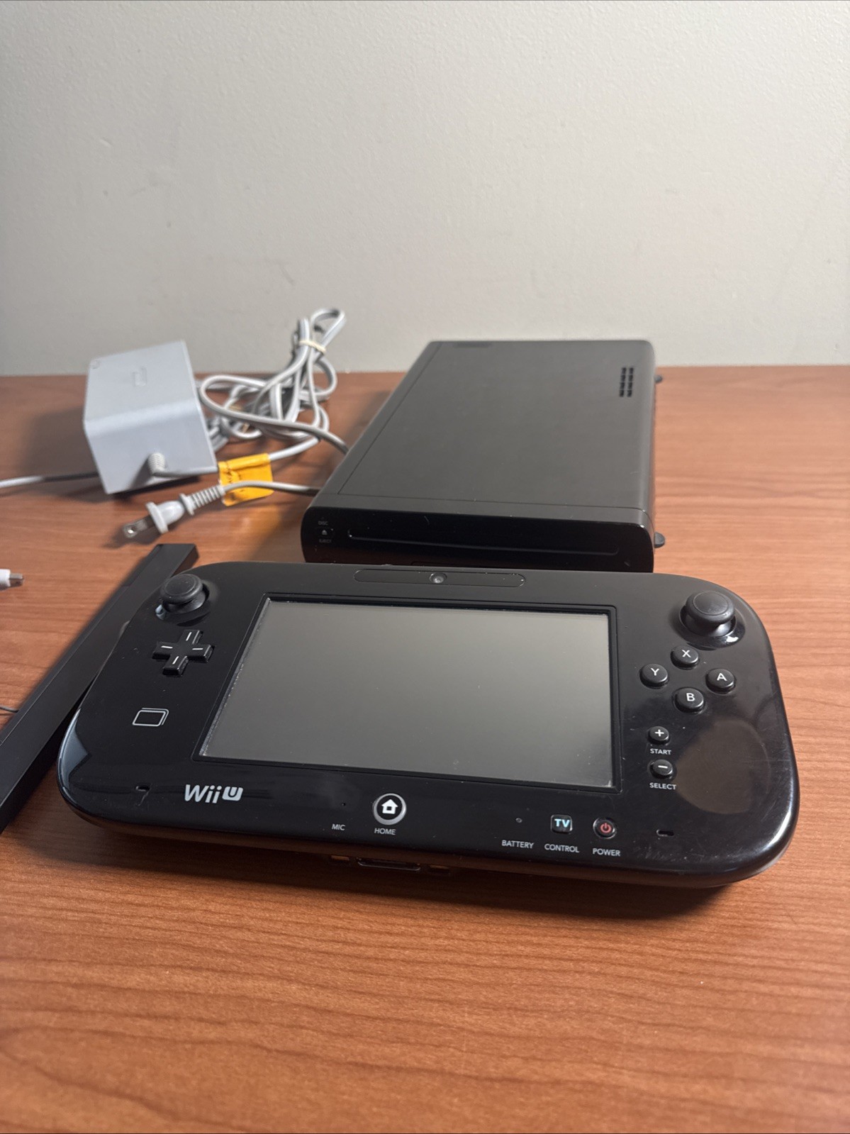 Nintendo Wii U 32GB Console Deluxe Set – Black W Cords