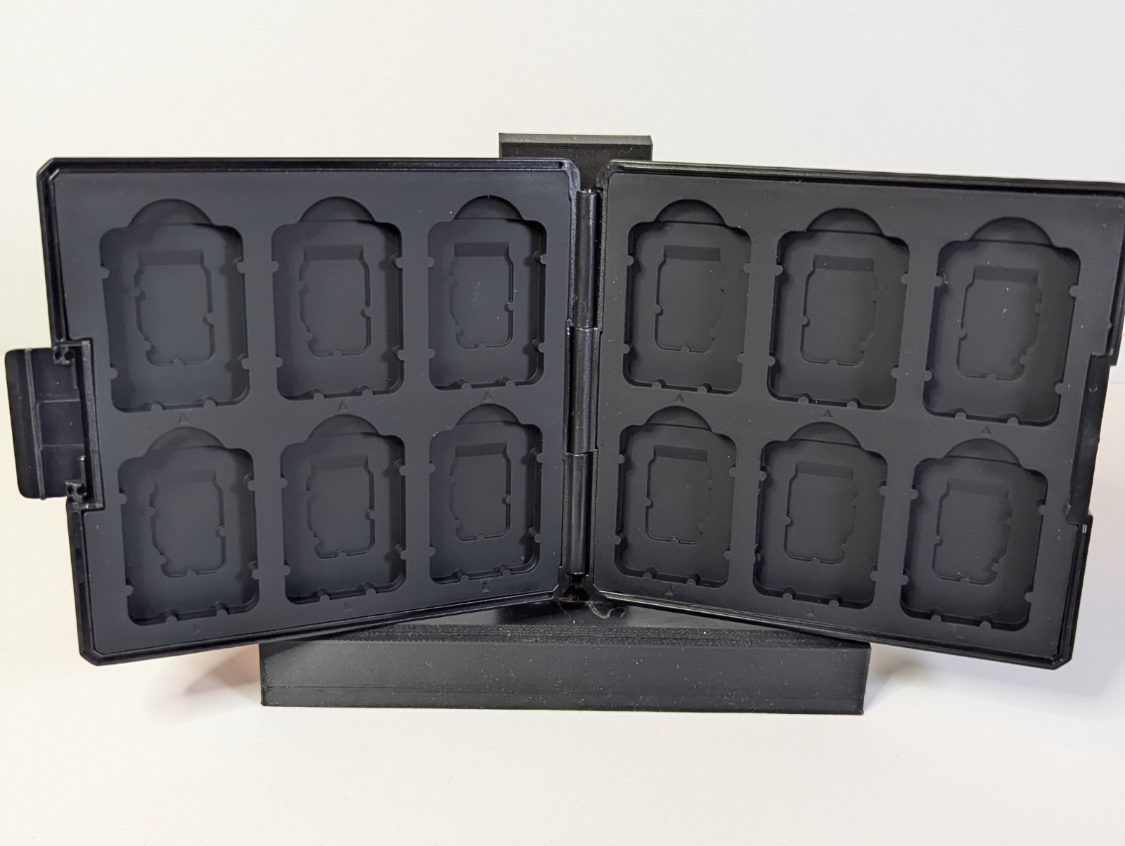 Zelda Theme Brand New 12 Game Case Nintendo Switch Hard Shell Card Storage