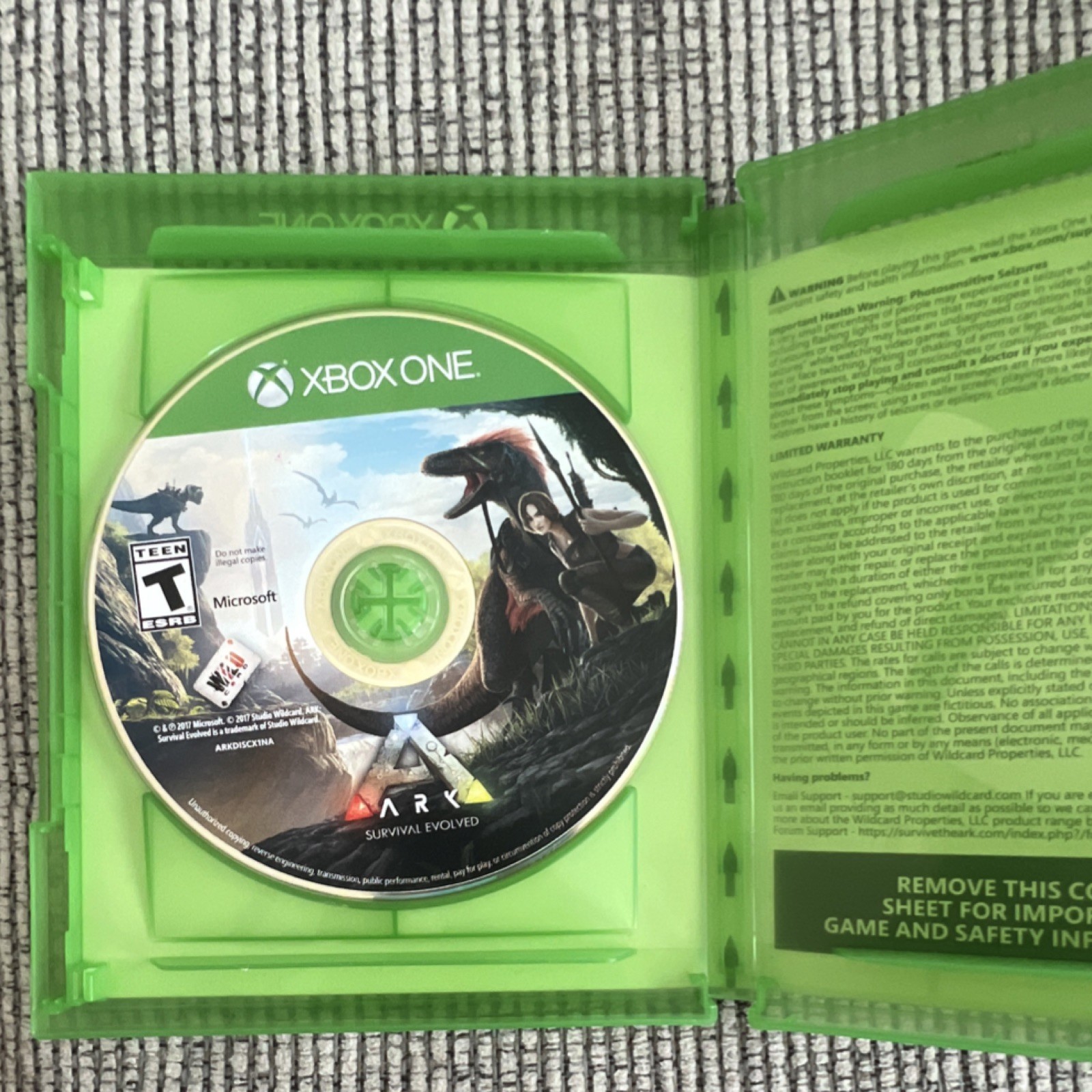 Studio Wildcard ARK: Survival Evolved Multiplayer Xbox One Game w/ Case & Disc