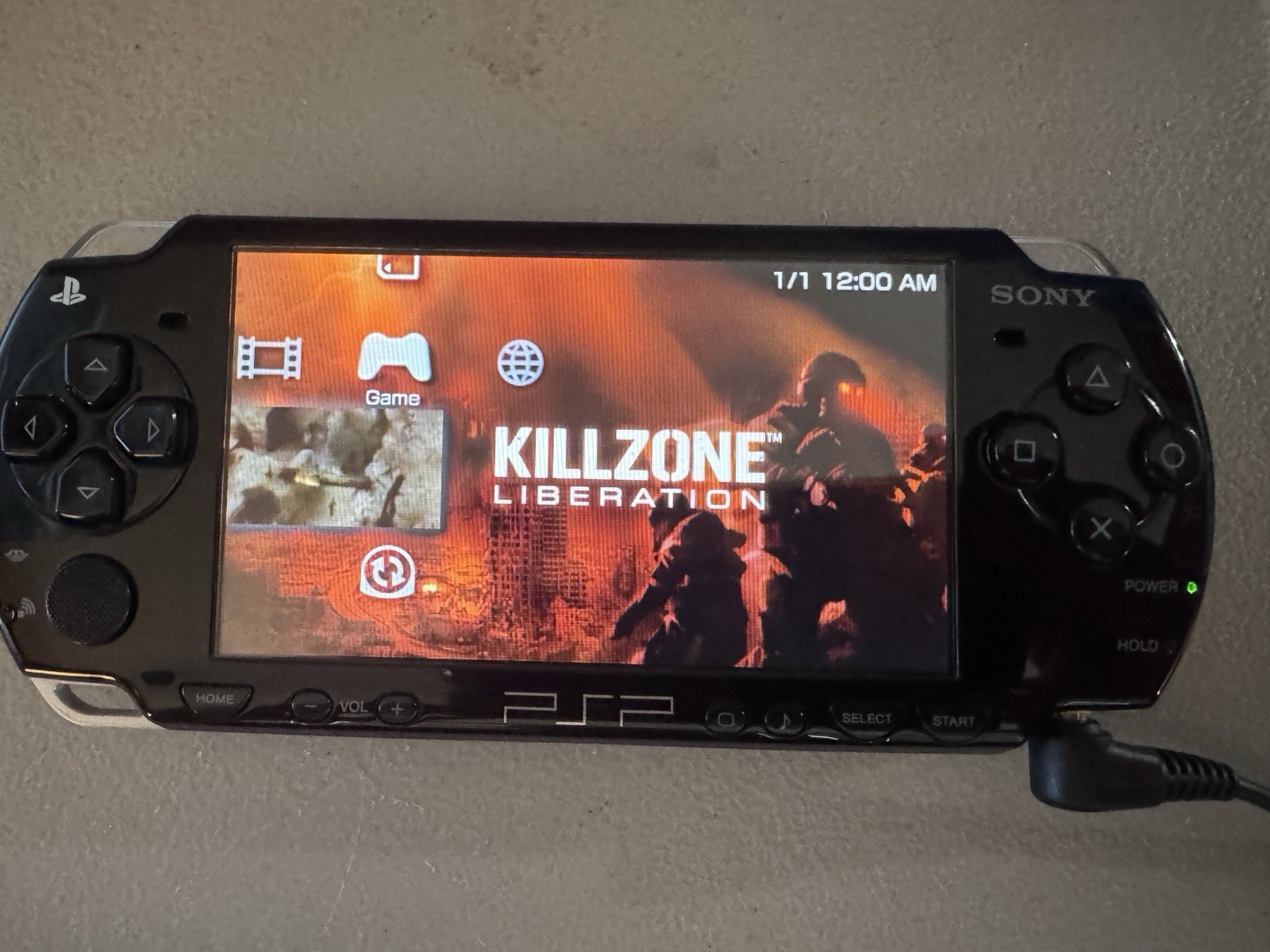 Sony PlayStation Portable PSP PSP-2001 Gaming System Black, Needs Battery.