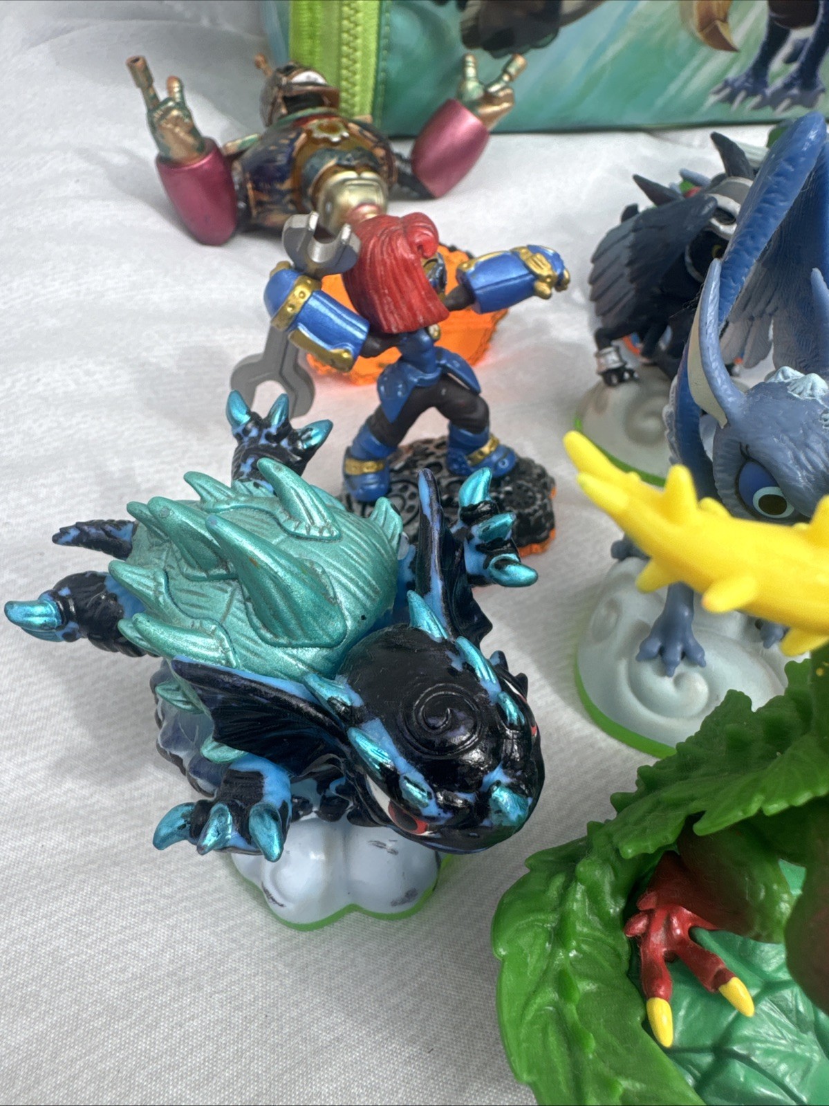 Spyro’s Adventure Skylanders Bag w/ 20 Skylander Figures