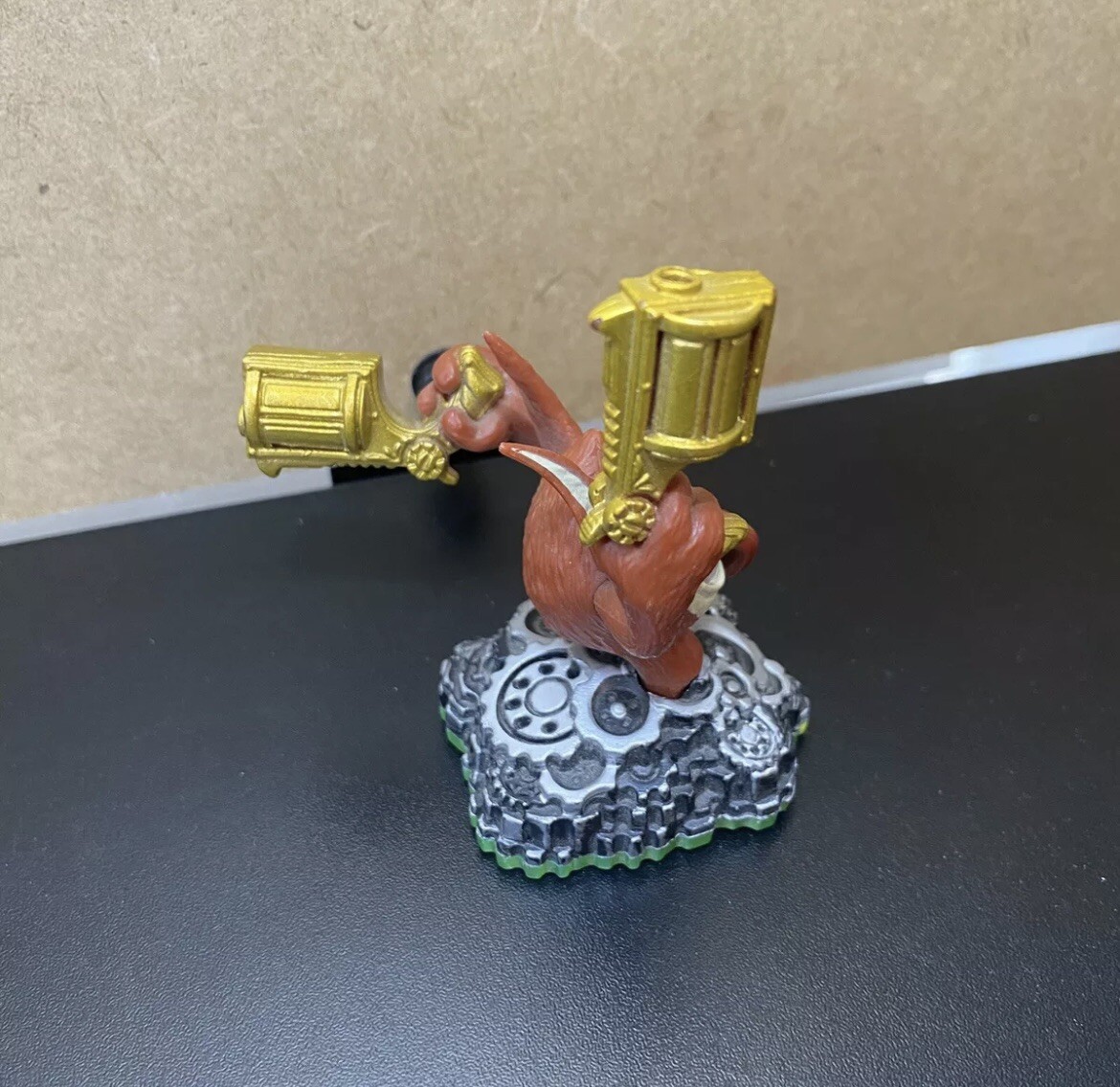 2011 Activision Skylanders “Trigger Happy” 84185888 Action Figure