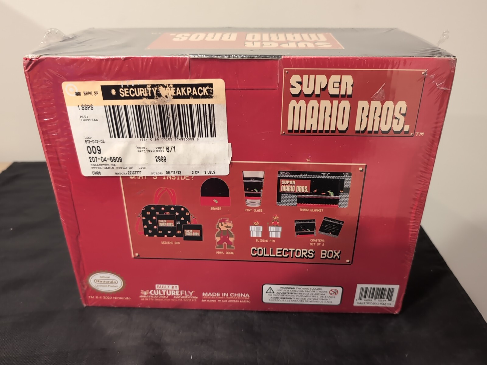 Culture Fly Super Mario Bros. NES Collector’s Box 7pc Gift Set