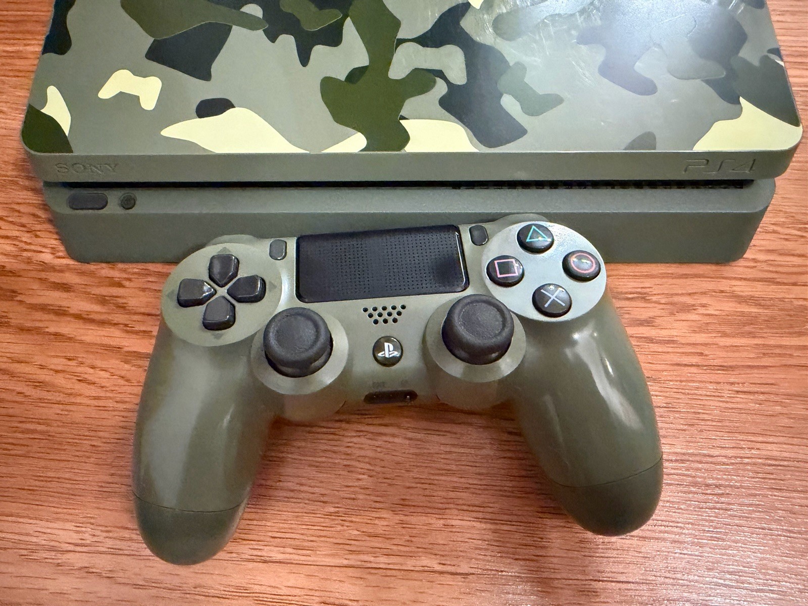Sony PlayStation 4 Slim Call of Duty: WWII Limited Edition 1TB Green Camouflage