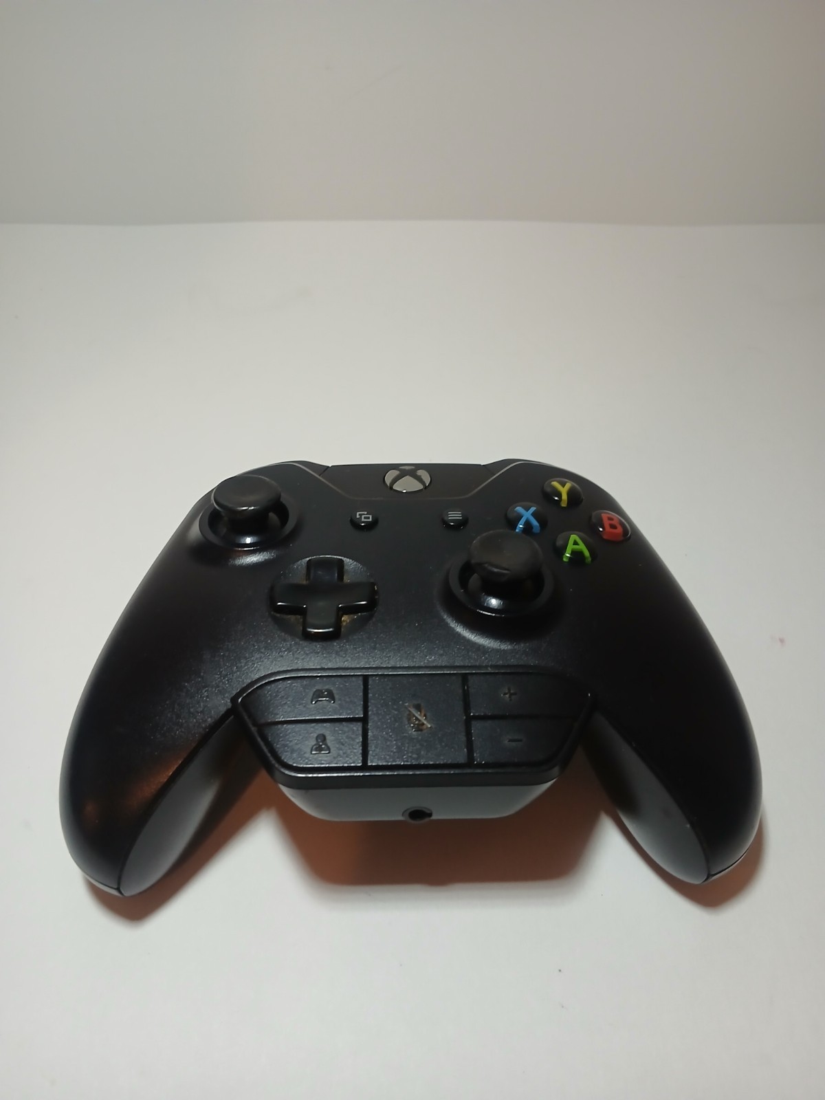 Microsoft Xbox One Wireless Controller 1537 w/Stereo Headset Adapter 1626